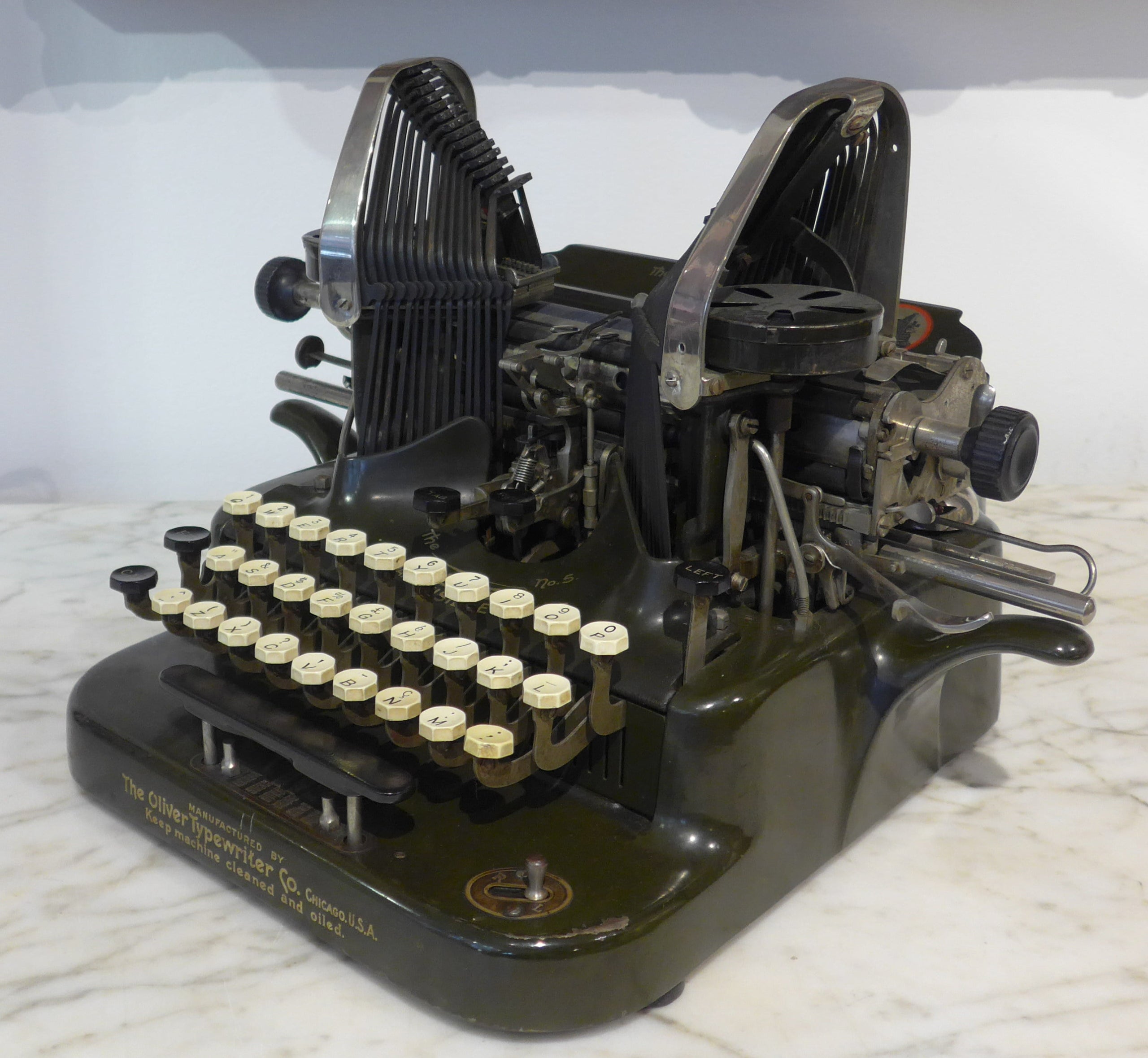 Oliver model 5 typewriter – Les Antiquités Bolduc
