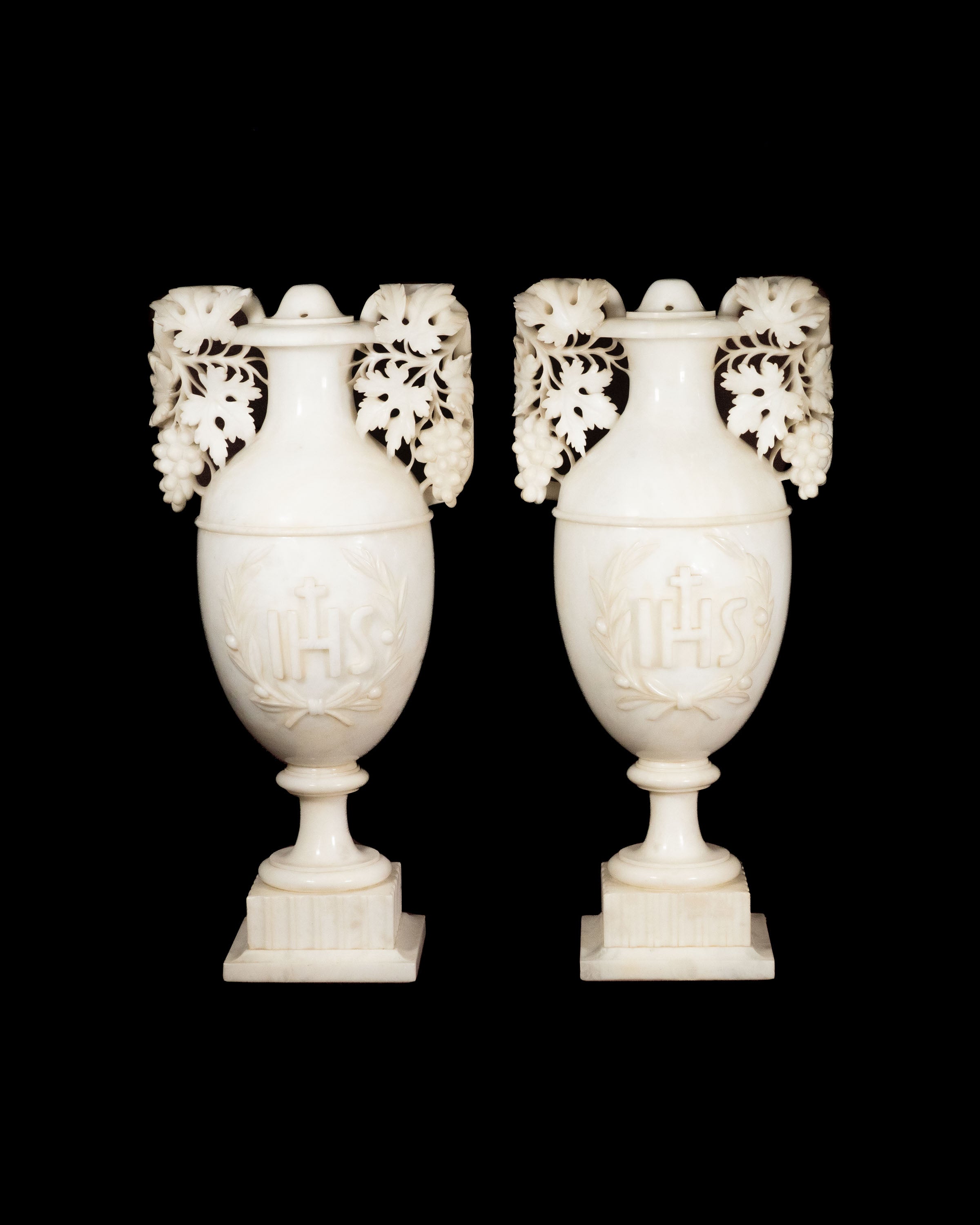 Paire de lampes liturgiques en albâtre | Art sacré italien