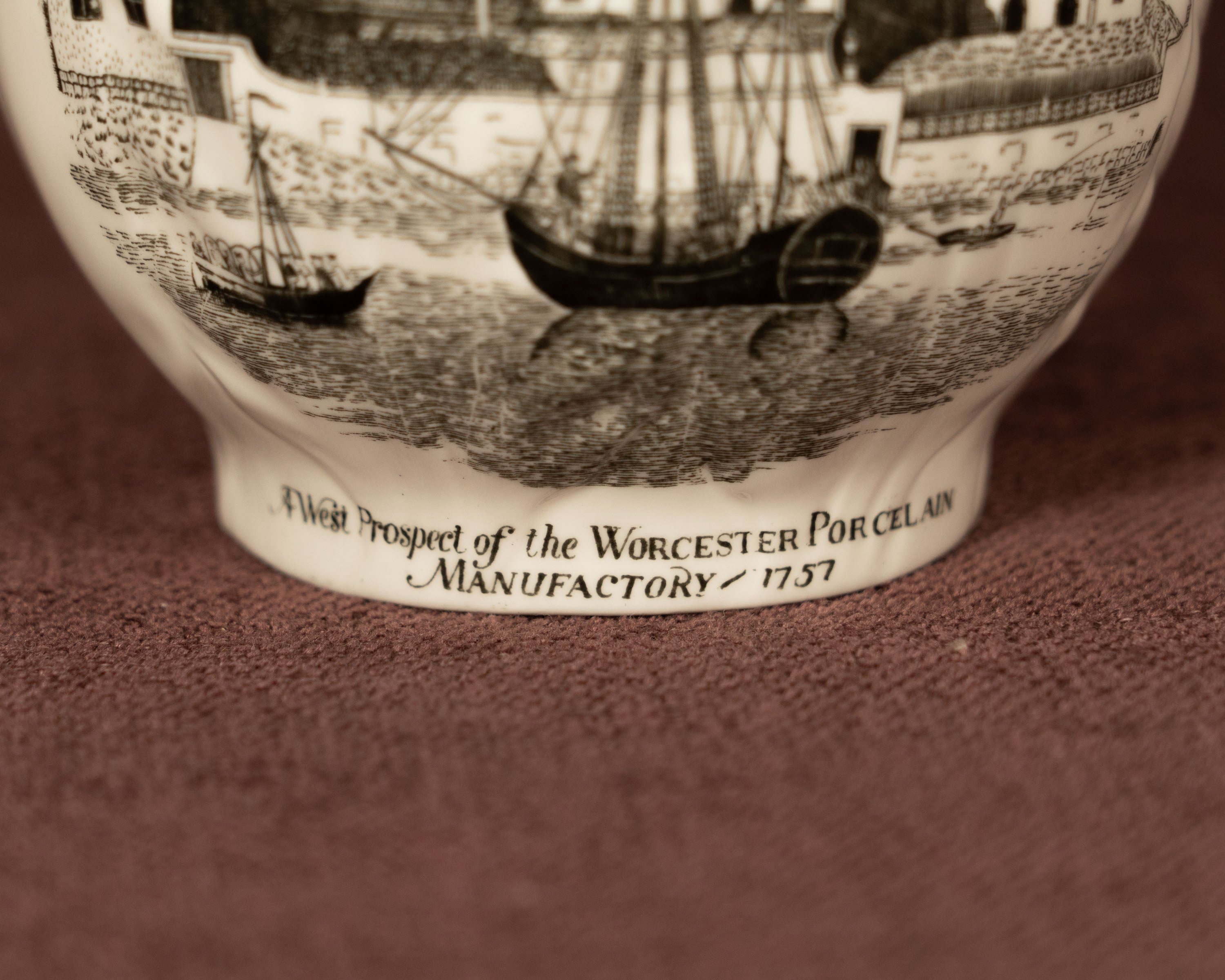 Pichet commémoratif Royal Worcester – Bicentenaire 1751–1951