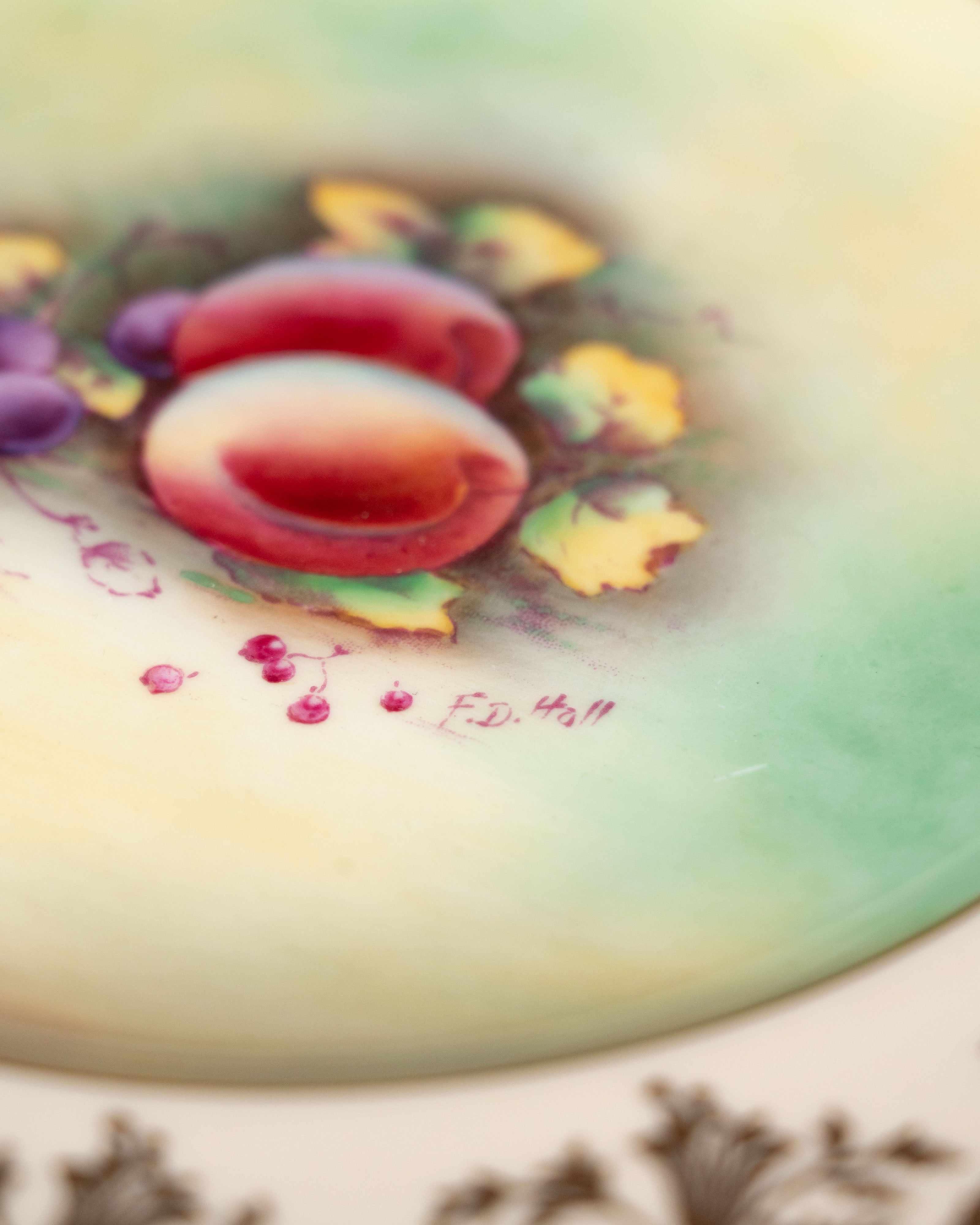 Plat sur pied Paragon Fine Bone China — Frederick D. Hall, Double Warrant, 1939–1949