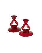 Paire de chandeliers en verre rubis