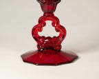 Paire de chandeliers en verre rubis