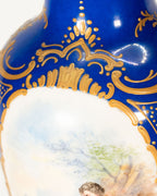 Urne en porcelaine peinte à main — France vers 1900