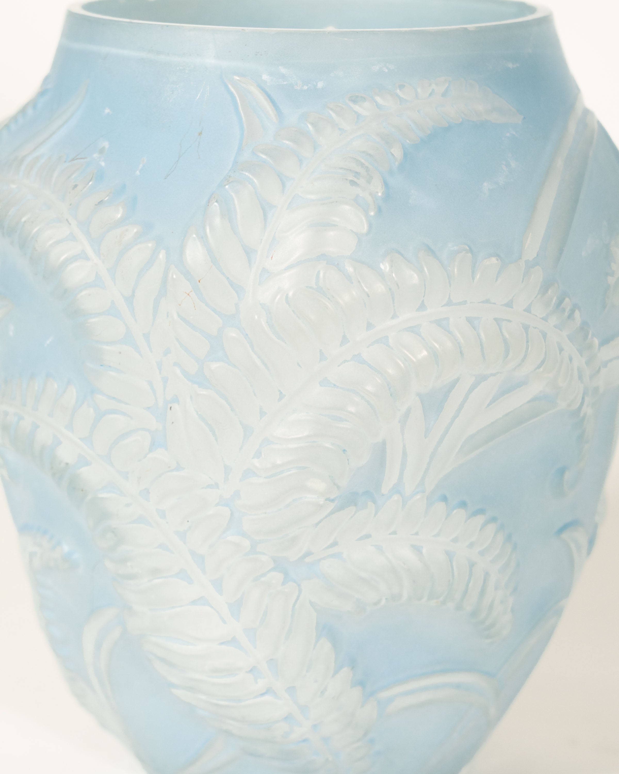 Vase en verre dépoli Art nouveau