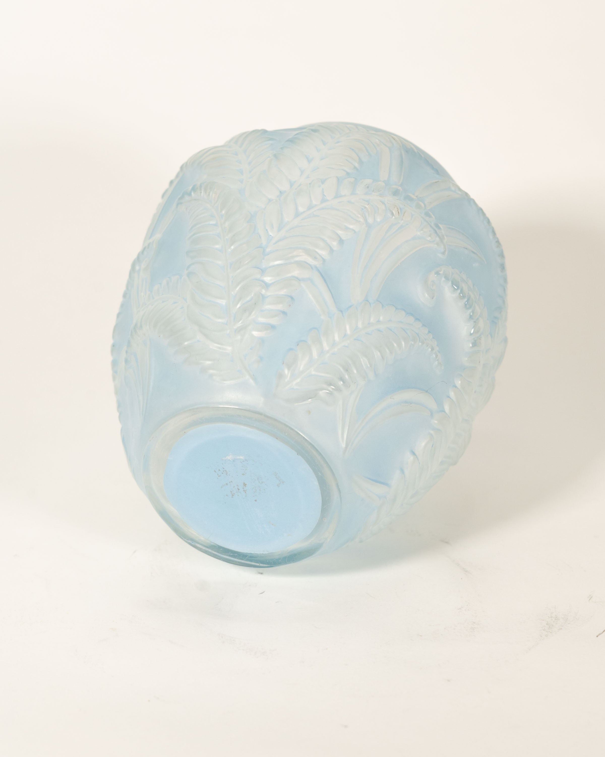 Vase en verre dépoli Art nouveau