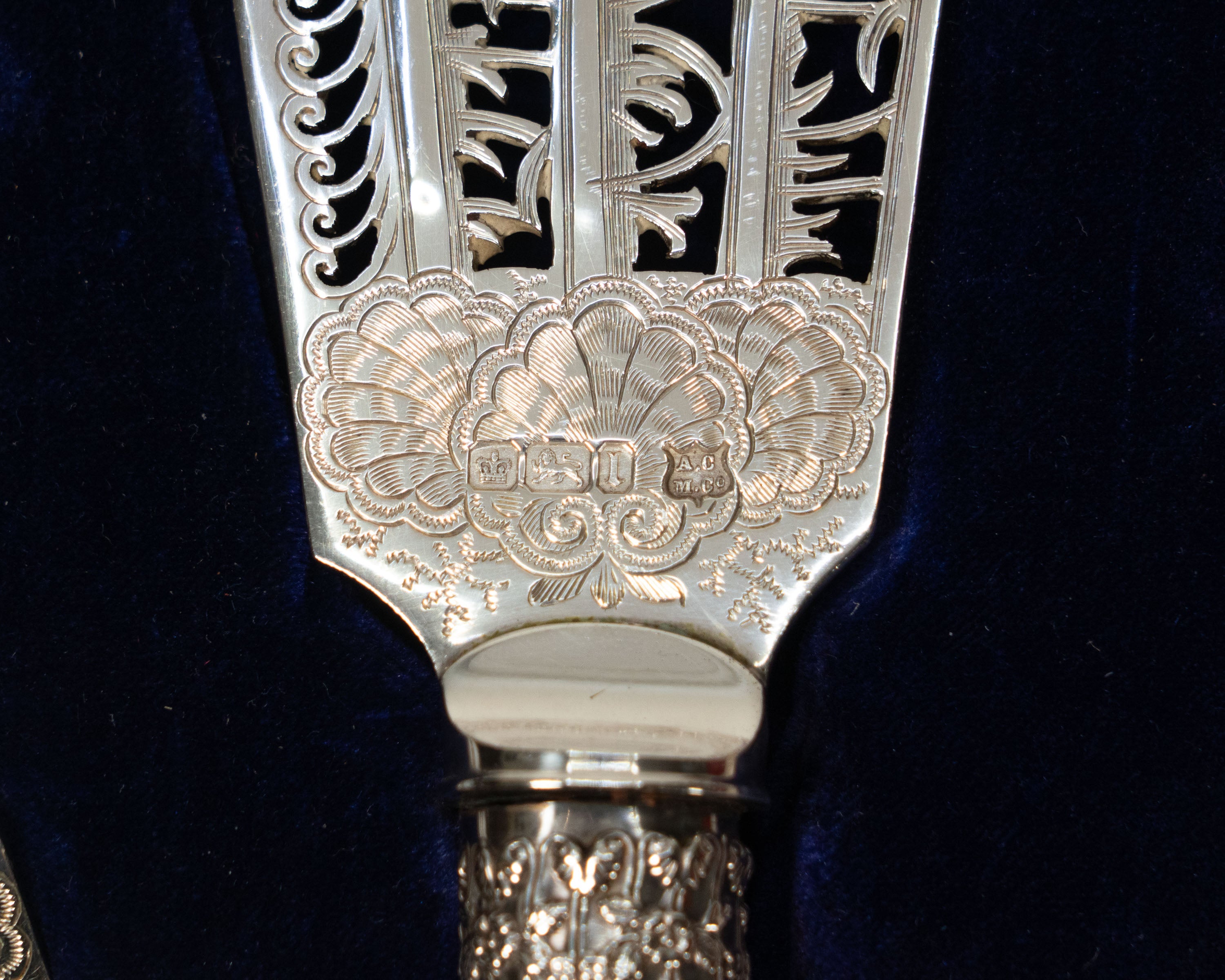 Service à poisson en argent Sterling 925 et ivoire gravé — Sheffield, 1901