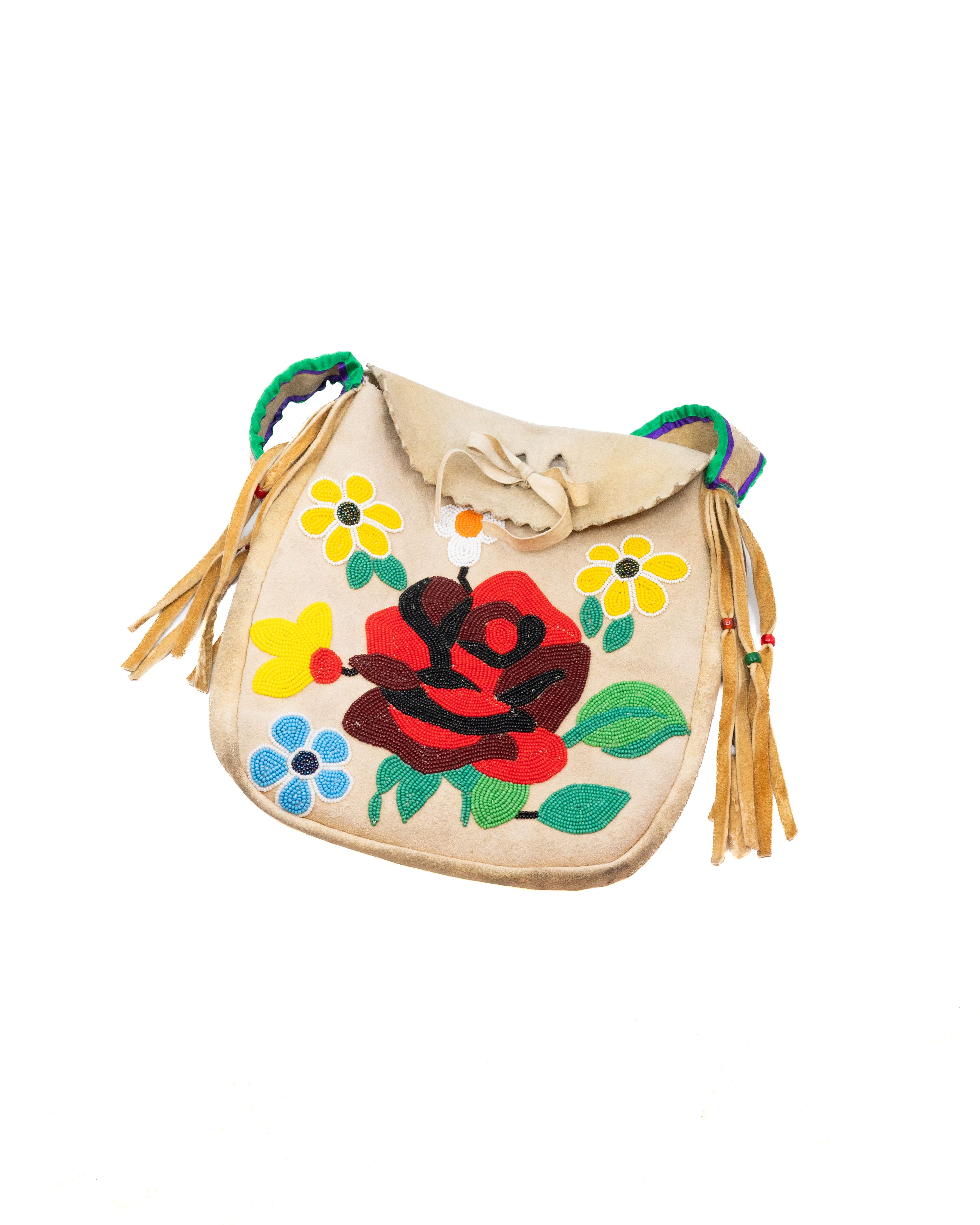 Caribou hide and glass bead bag – Attributed to Elizabeth Jacob, Webequie First Nation