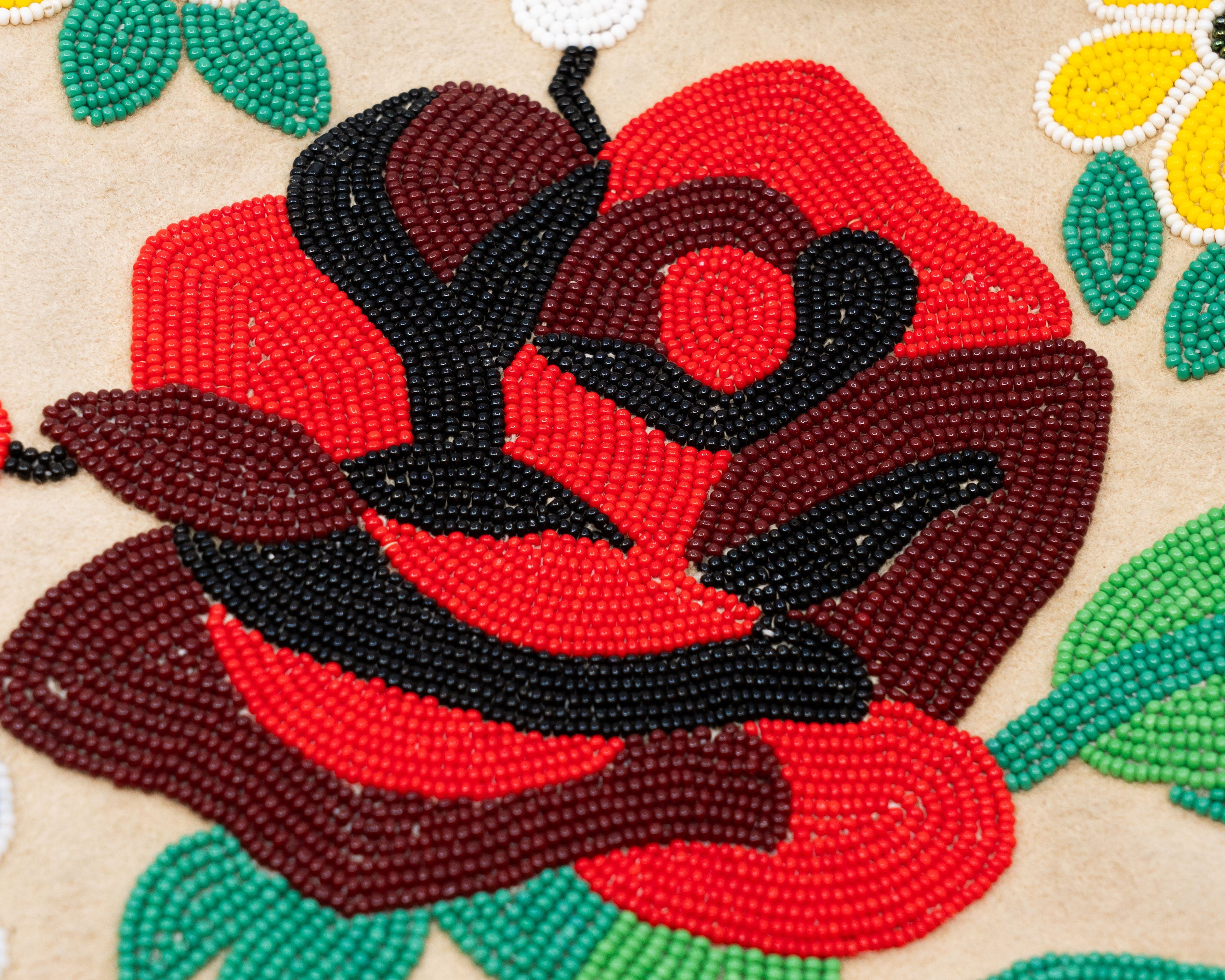 Caribou hide and glass bead bag – Attributed to Elizabeth Jacob, Webequie First Nation