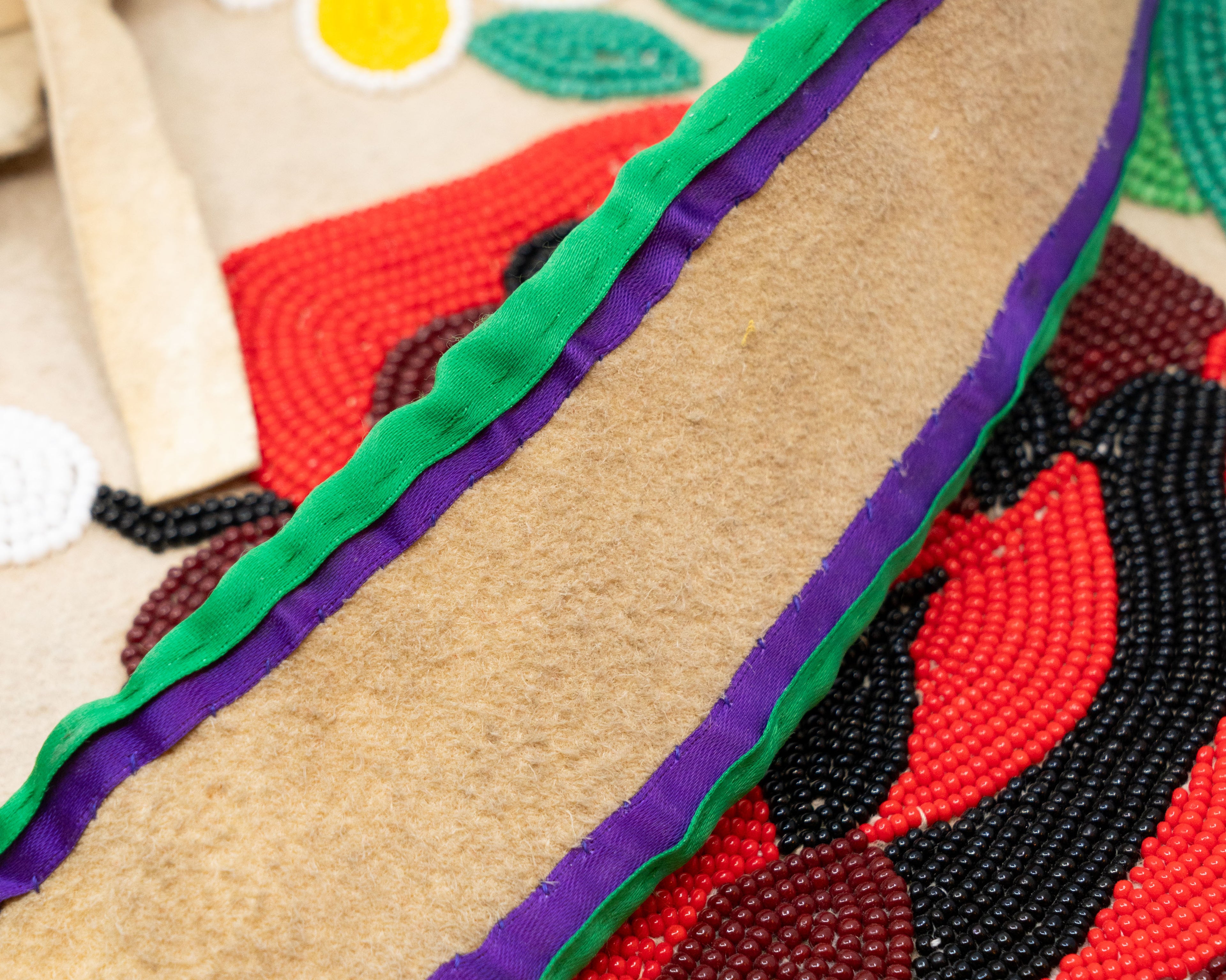Caribou hide and glass bead bag – Attributed to Elizabeth Jacob, Webequie First Nation