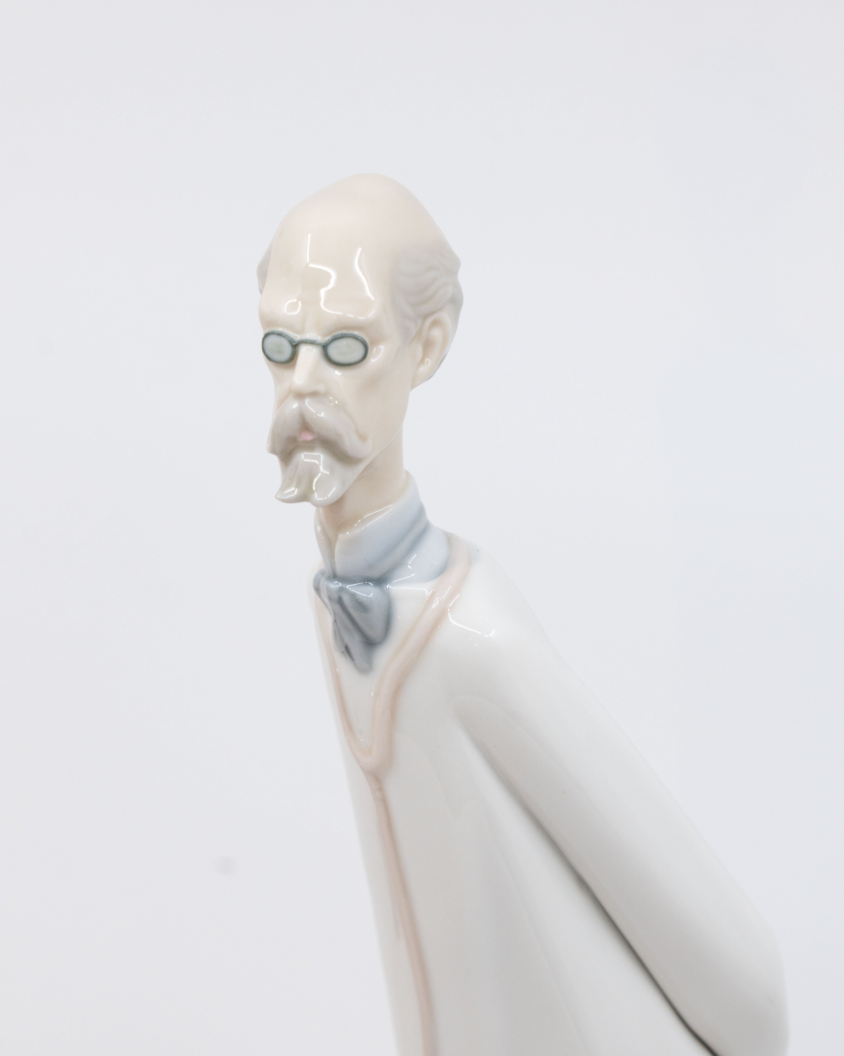 Figurine Lladró « Le Docteur » – Salvador Furió