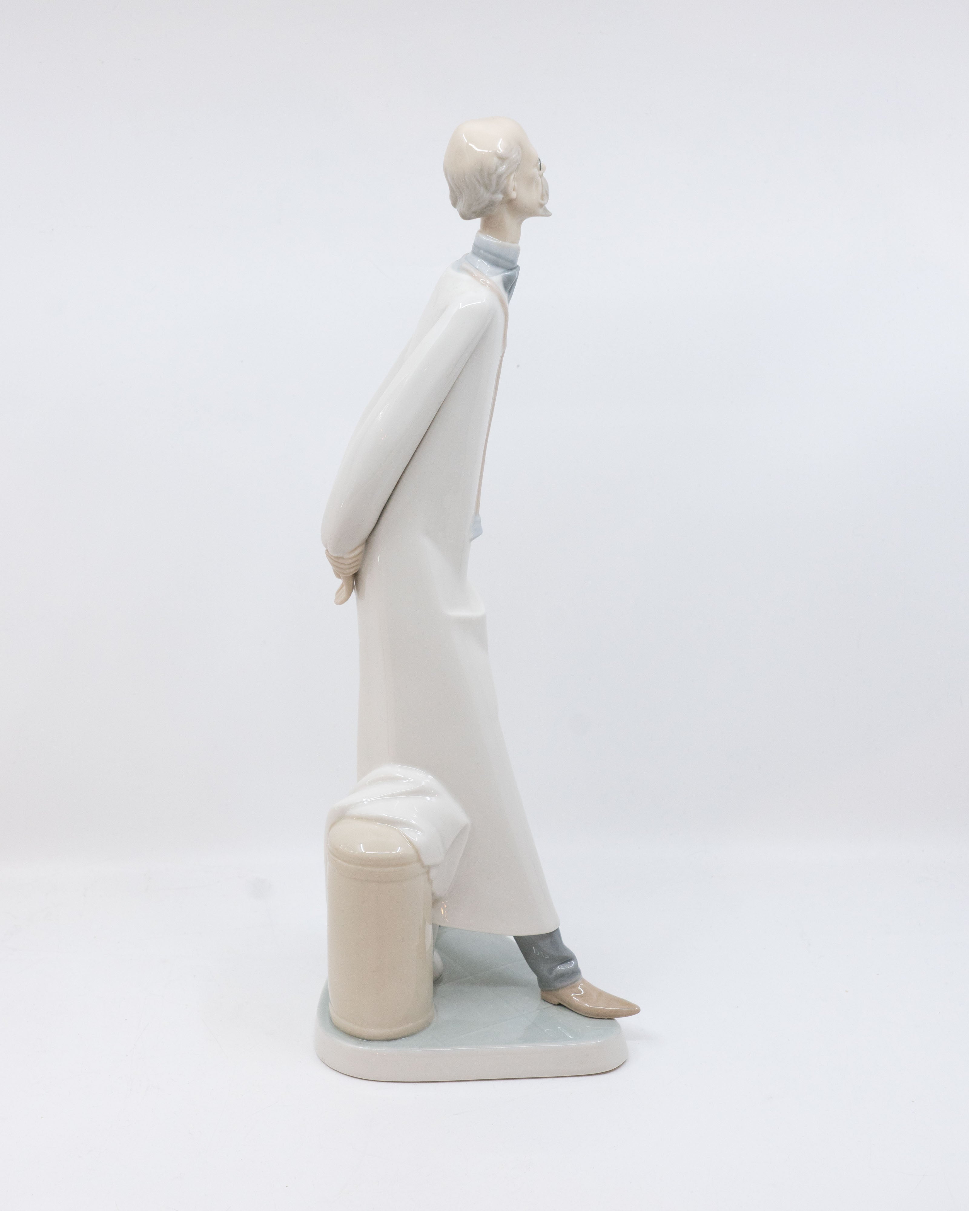 Figurine Lladró « Le Docteur » – Salvador Furió