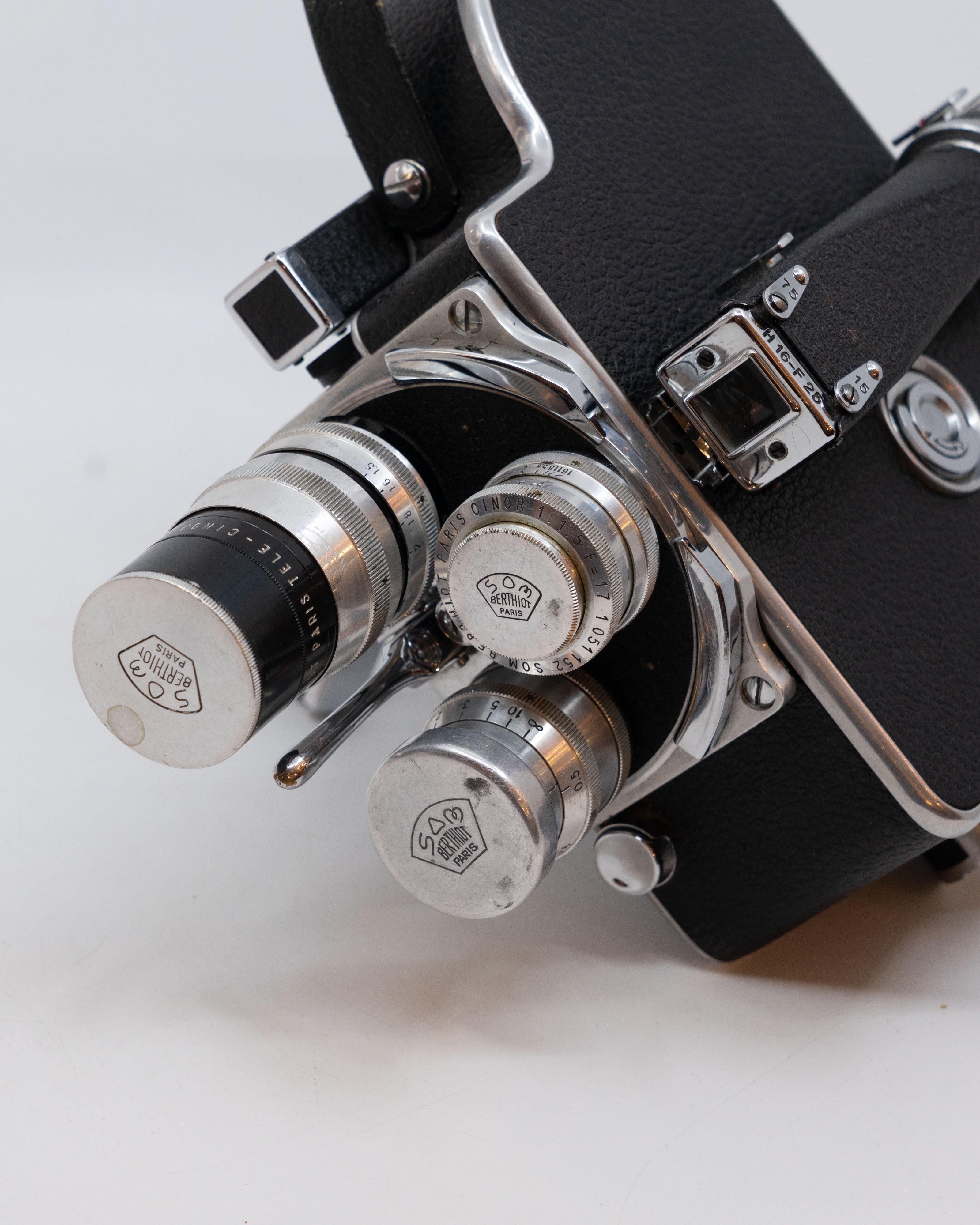 Caméra ciné Paillard Bolex H16 – 4 objectifs dont Angénieux 20–80mm, boîte d’origine