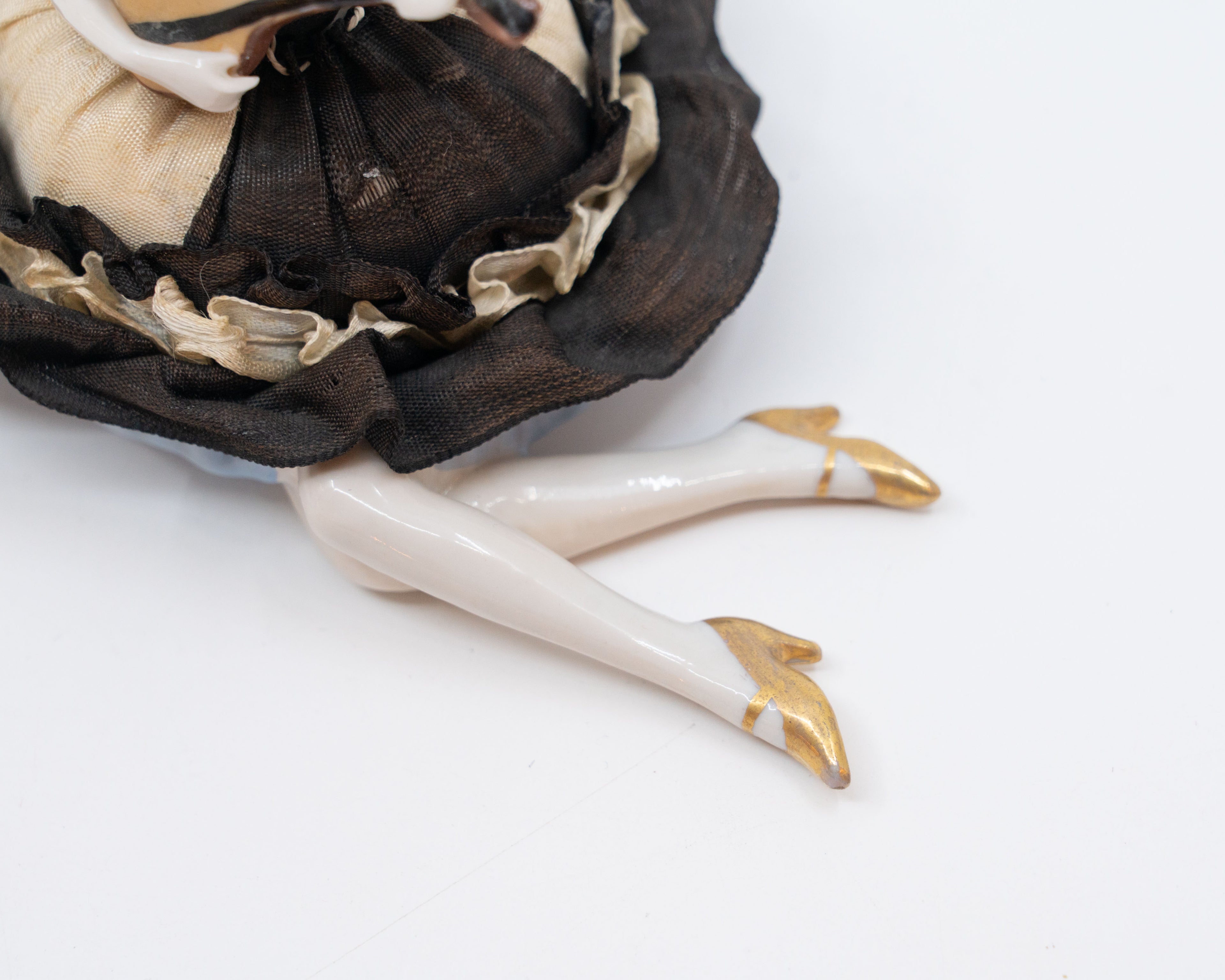 Poudrière Art Déco allemande en porcelaine peinte – C. 1910