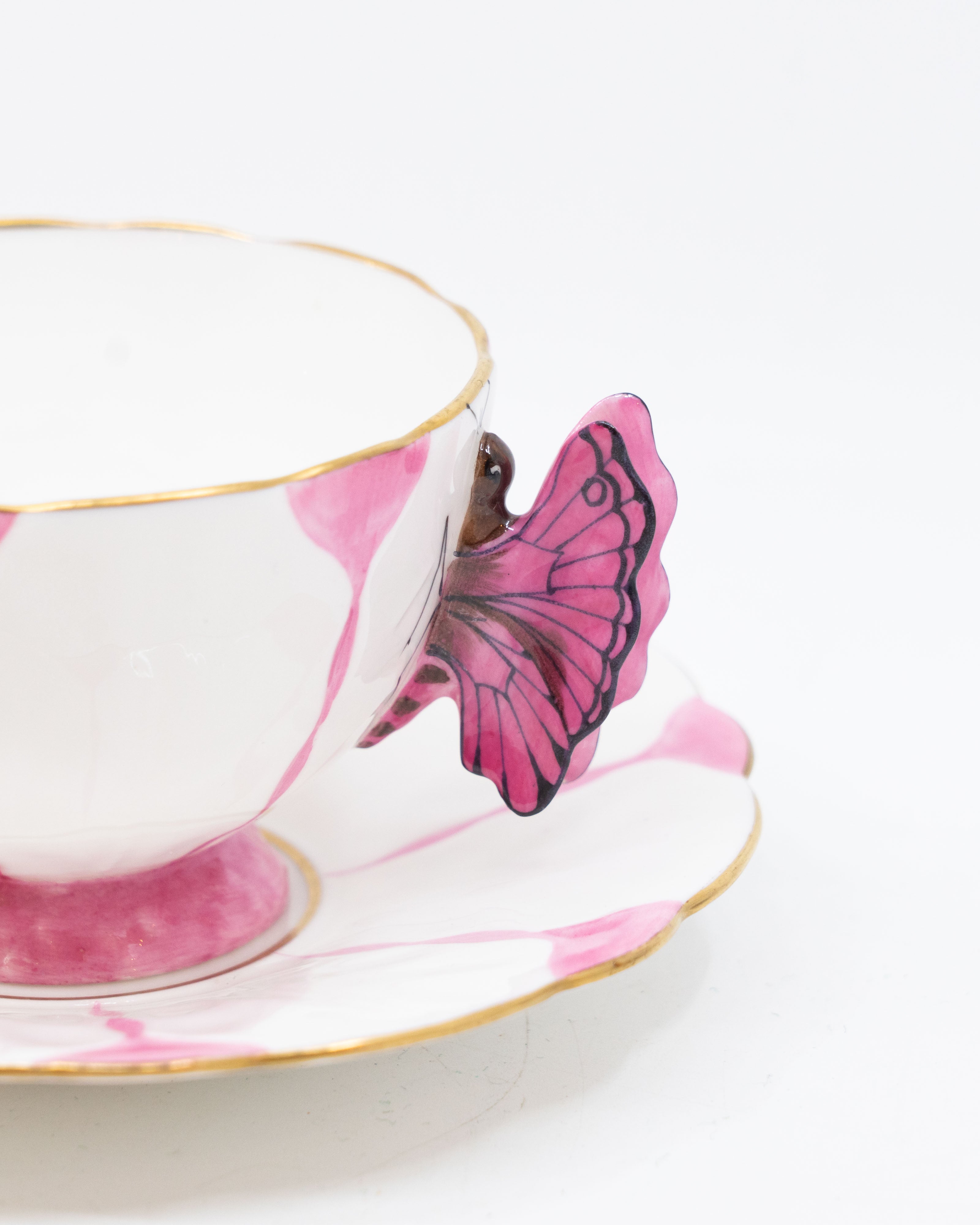 Aynsley Collector's Cup – Butterfly handle