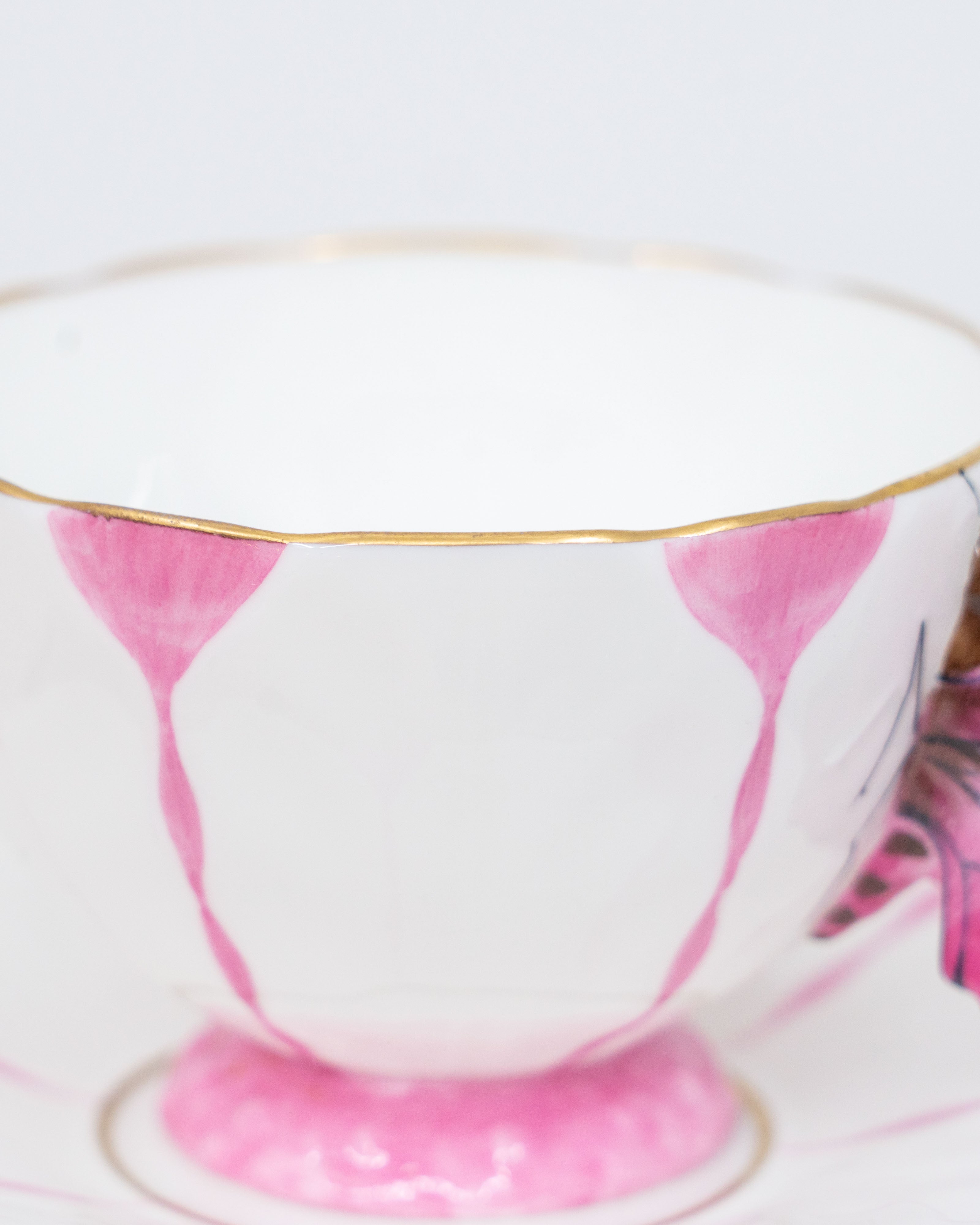Aynsley Collector's Cup – Butterfly handle