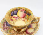 Tasse à thé de collection Aynsley décor Orchard