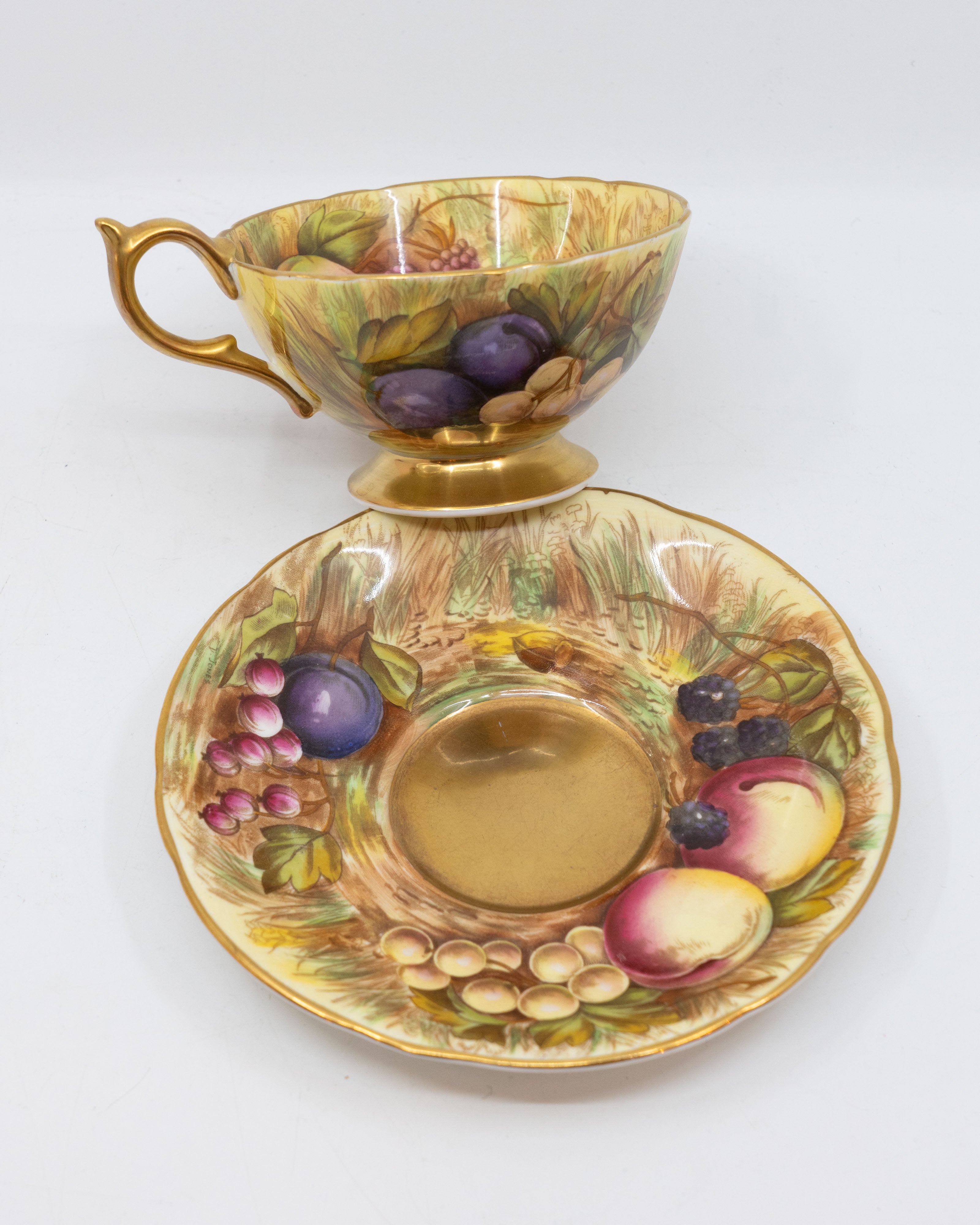 Tasse à thé de collection Aynsley décor Orchard
