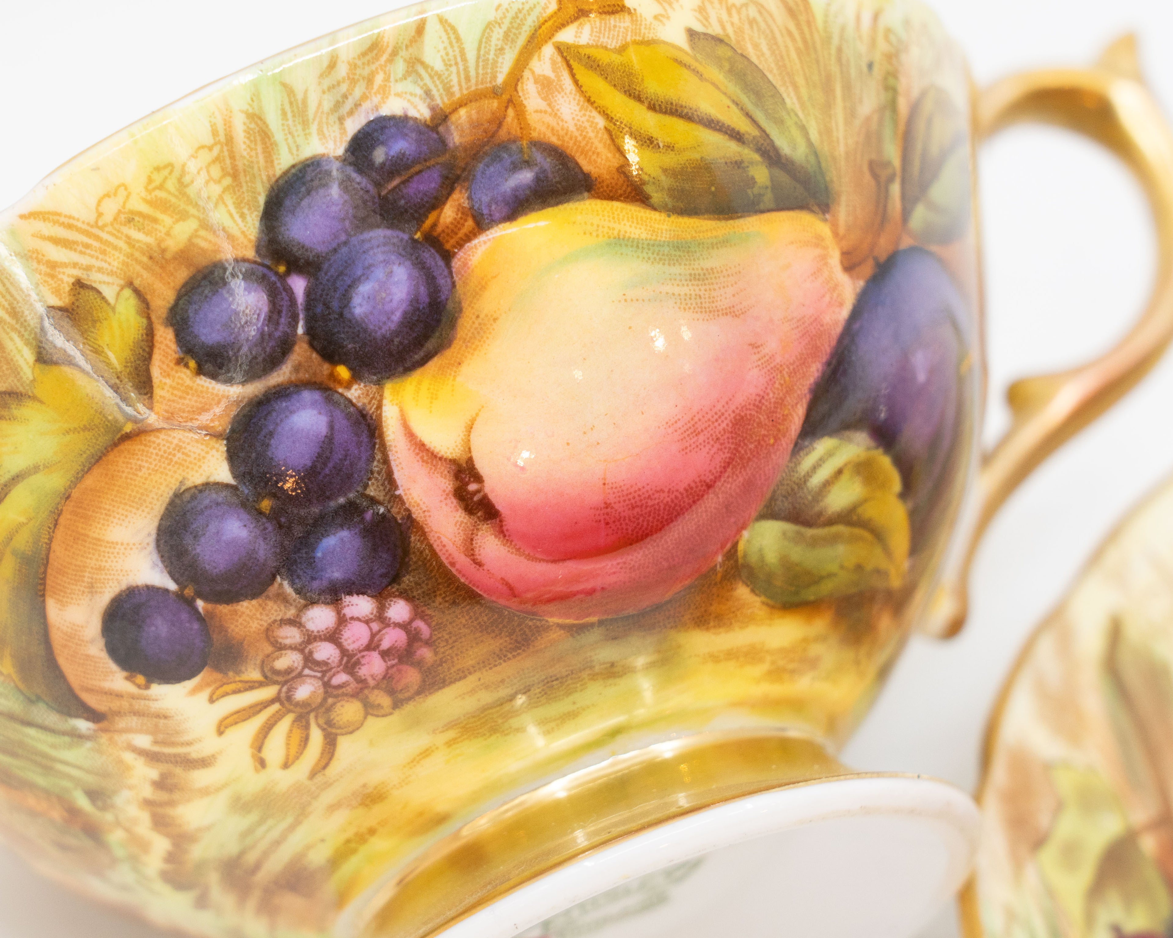 Tasse à thé de collection Aynsley décor Orchard