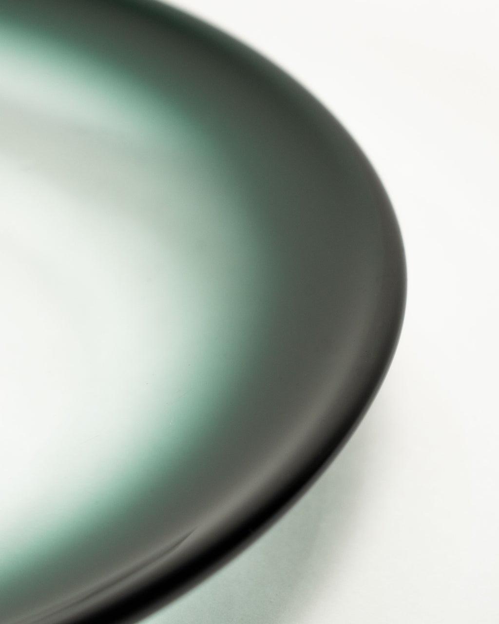 Decorative blown glass plate by Bengt Orup