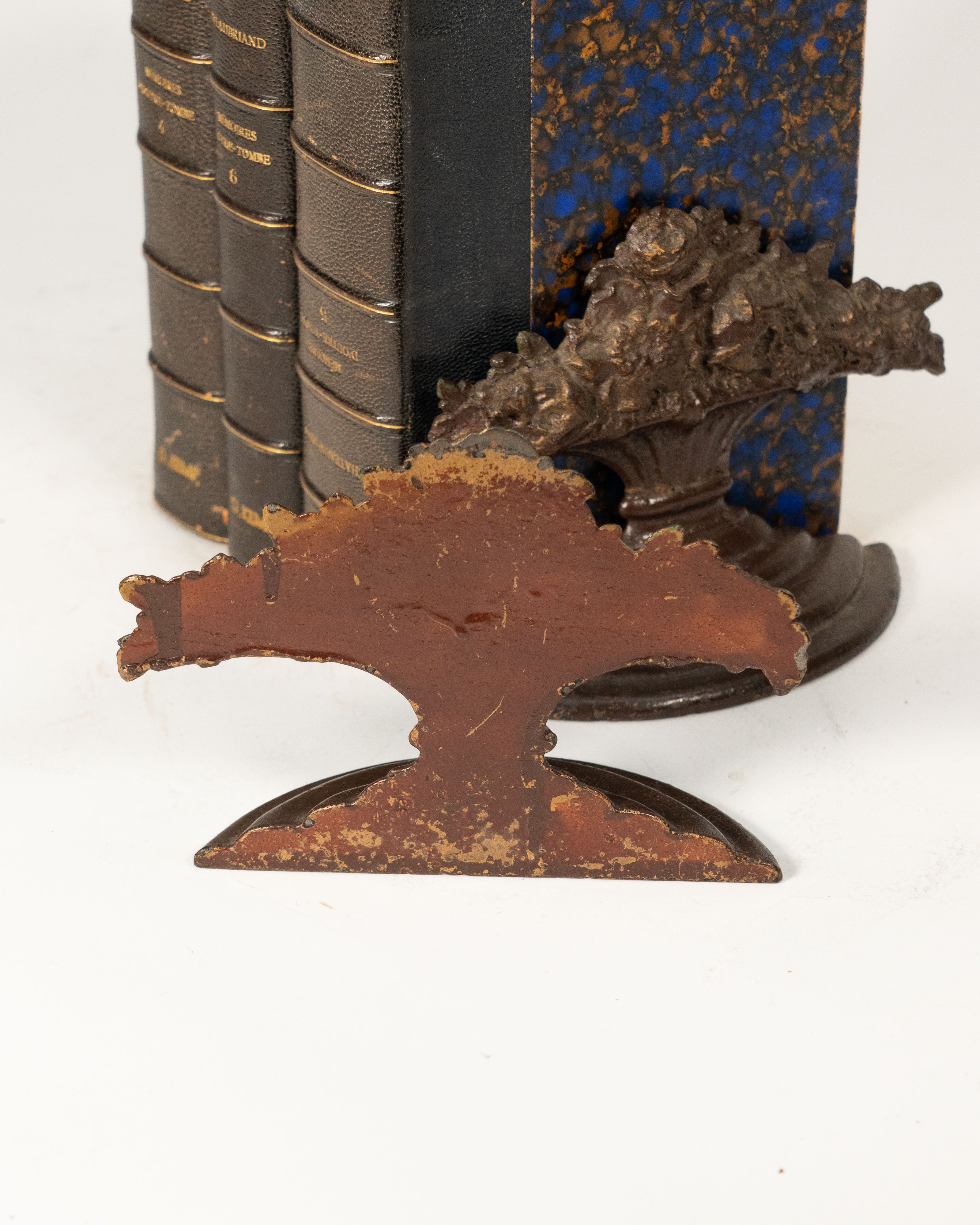 Flower bouquet bookends