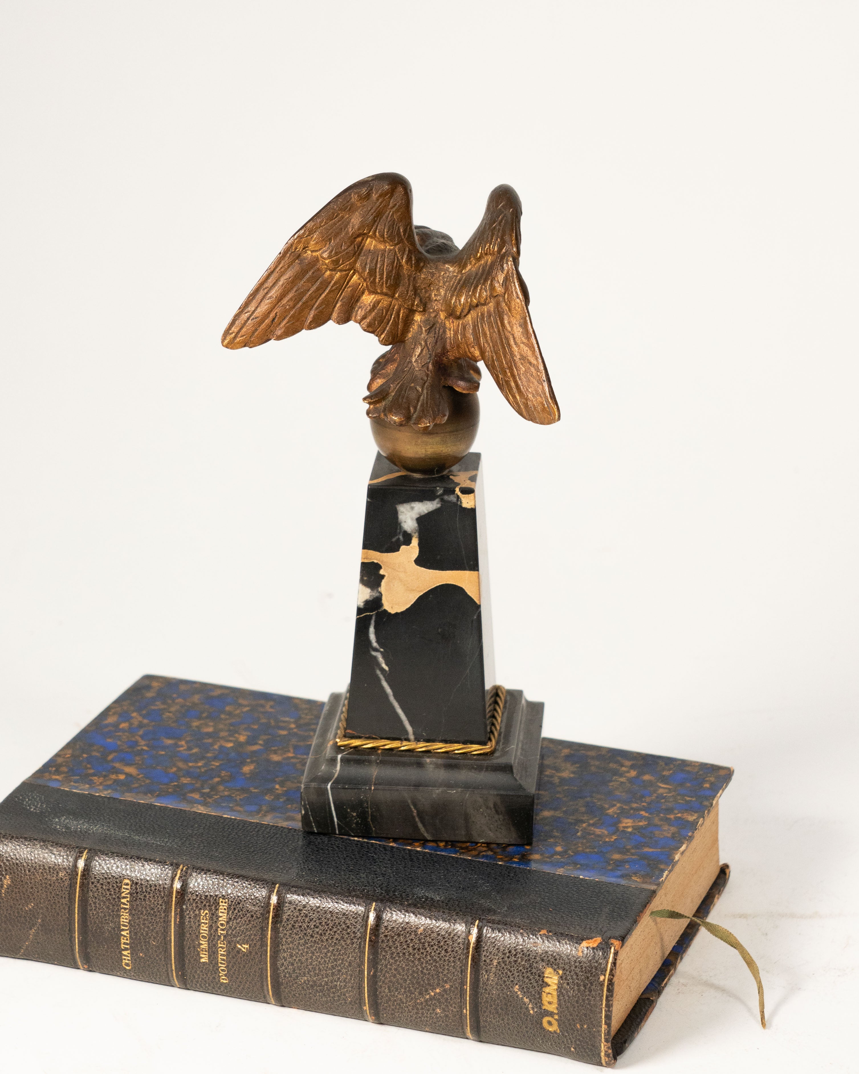 Gilt metal and marble watch stand, imperial eagle — France, 19th century