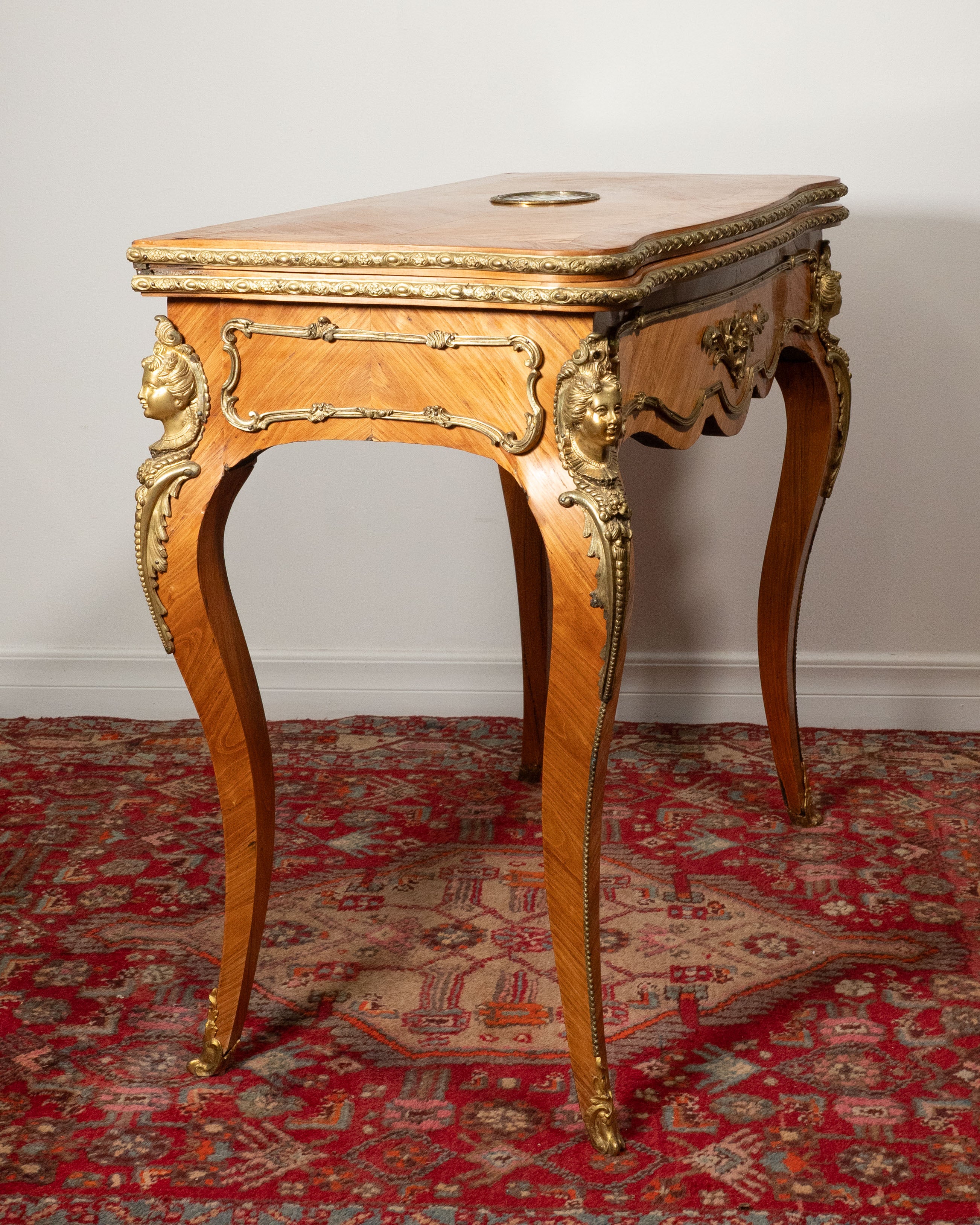 Table à cartes en citronnier de style Louis XV - France vers 1900