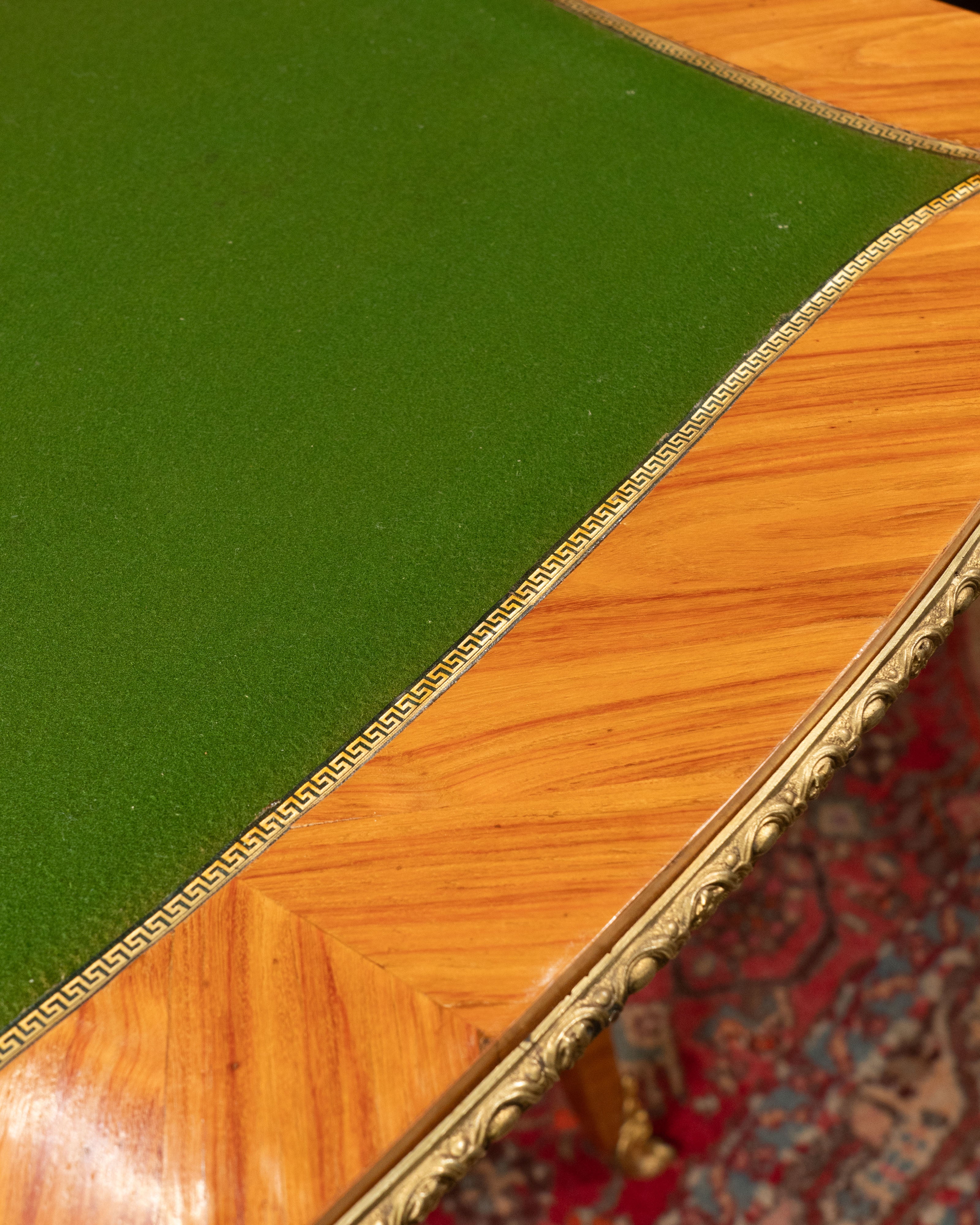 Table à cartes en citronnier de style Louis XV - France vers 1900