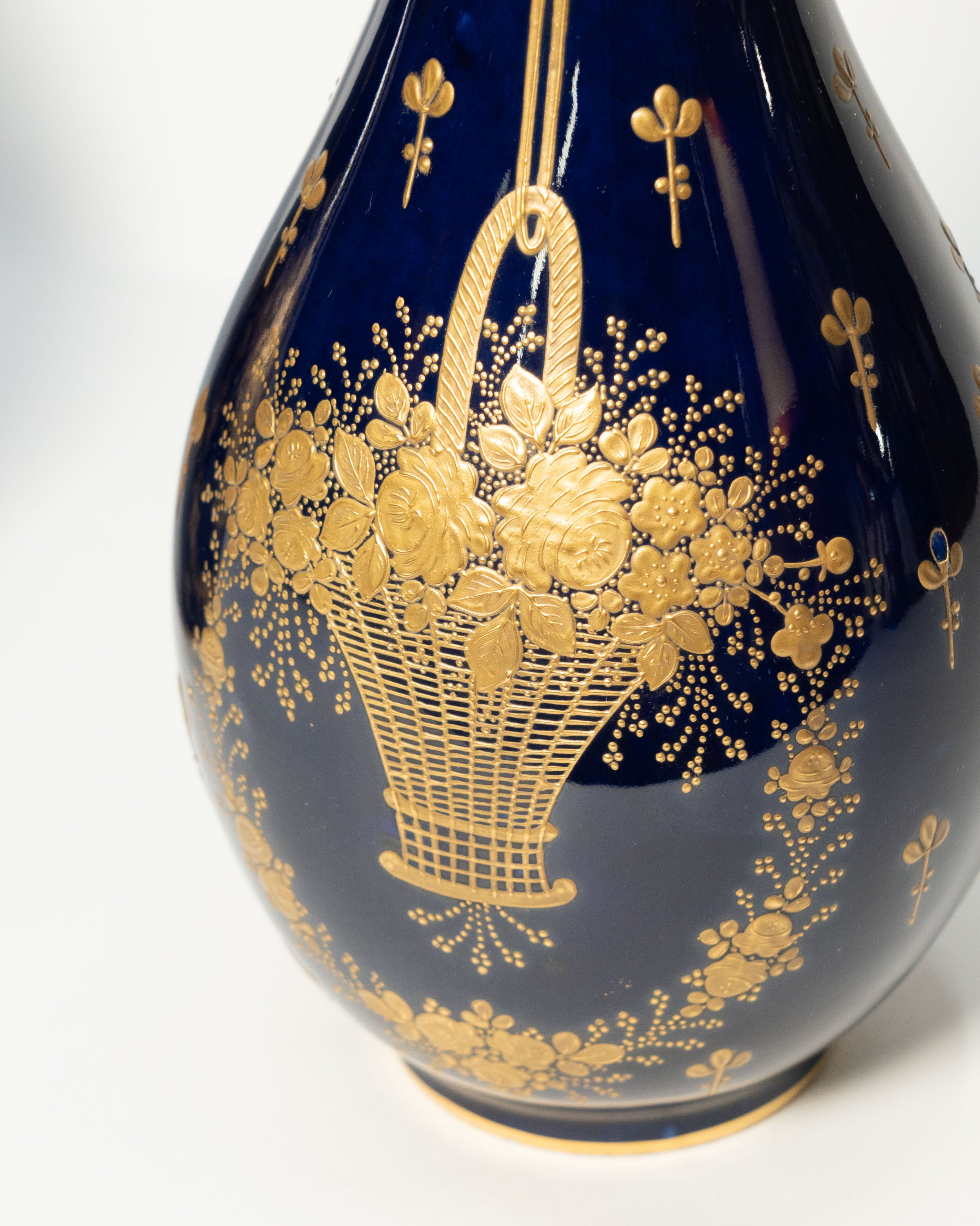 Pair of French vases in the Sèvres style