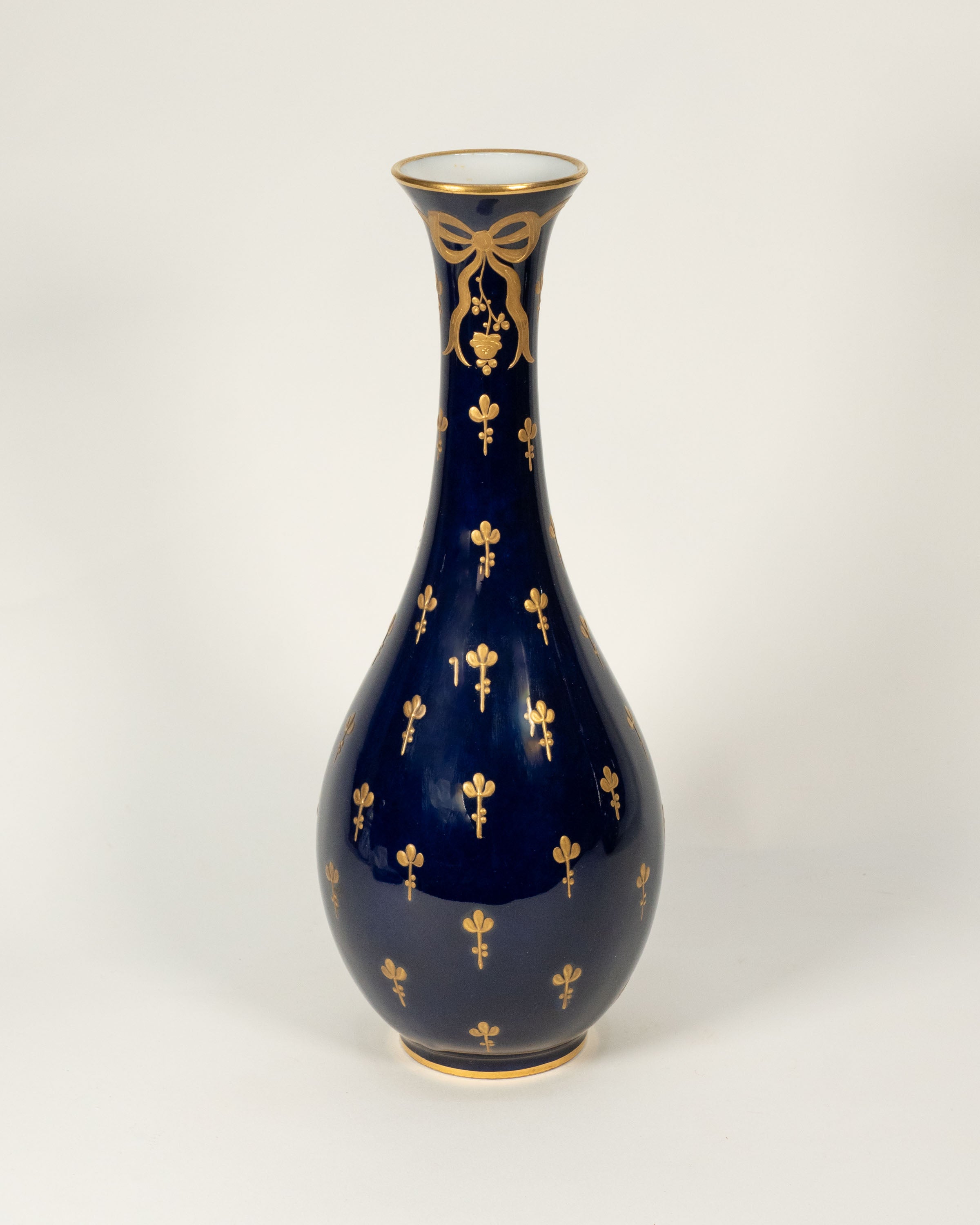 Pair of French vases in the Sèvres style