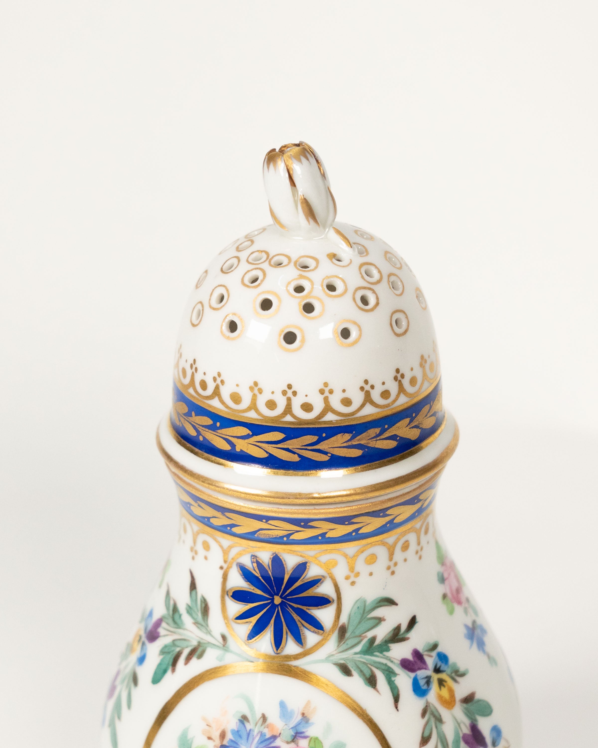 Porcelain shaker in the spirit of Sèvres