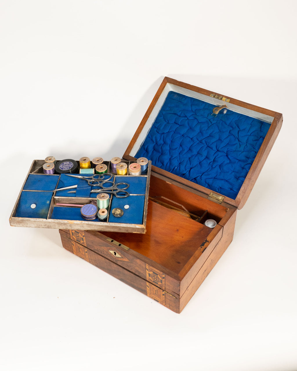 Coffret de couture et écritoire en marqueterie