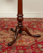 Table tilt-top victorienne en noyer - circa 1880
