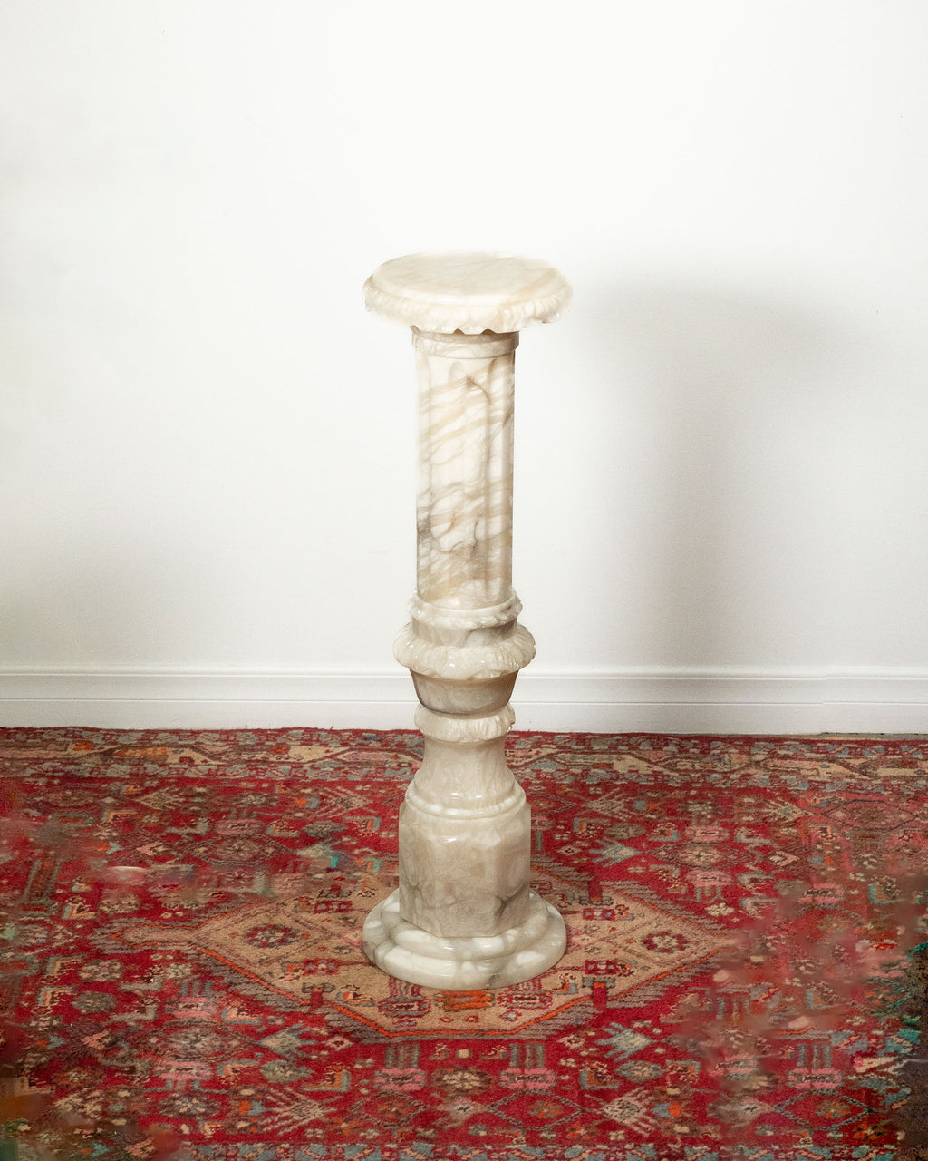 Colonne en albâtre sculpté électrifiée