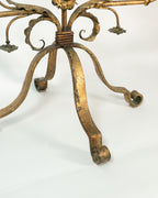 Grand chandelier de style Baroque en métal doré