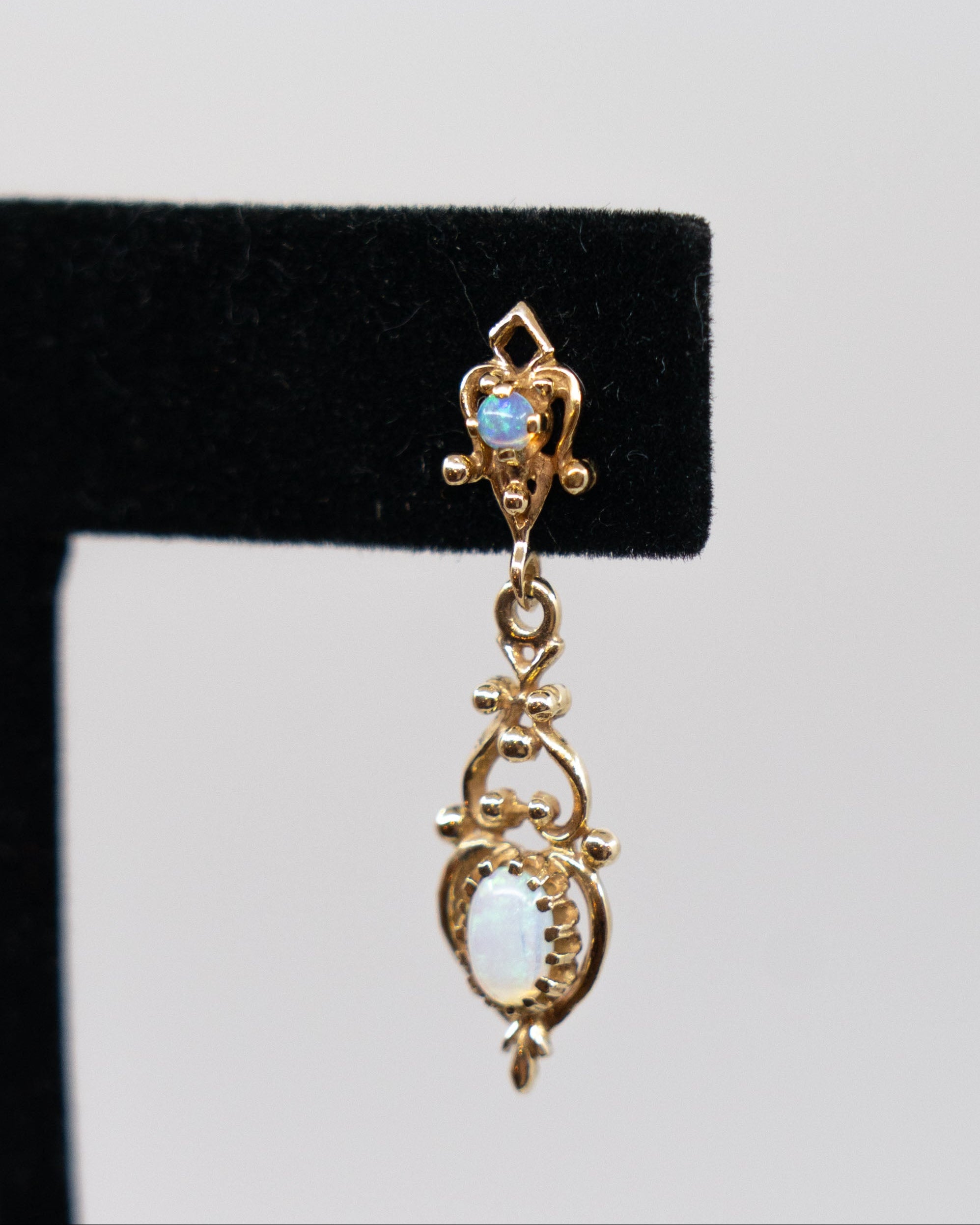 Boucles d'oreilles pendantes - opales et or 14k