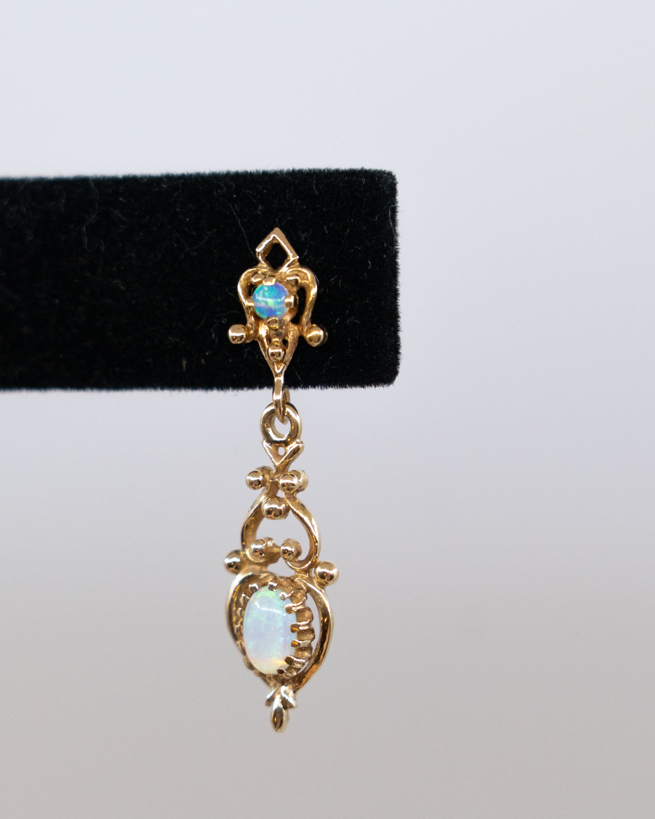 Boucles d'oreilles pendantes - opales et or 14k
