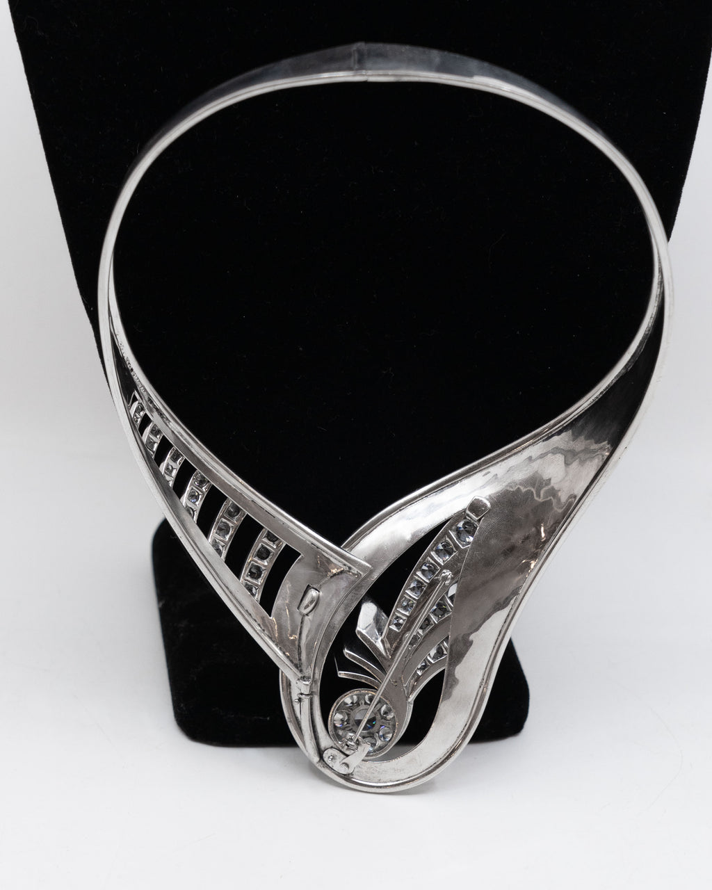 Collier rigide en argent et en cristal - Georges Delrue