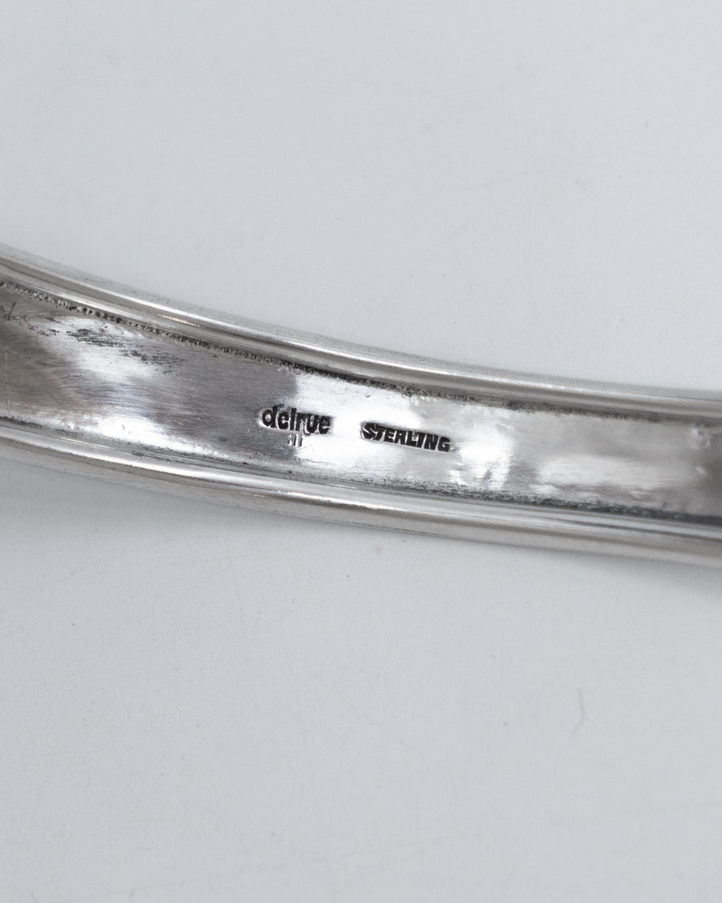 Collier rigide en argent et en cristal - Georges Delrue