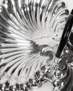 Plat de présentation en forme de coquillage