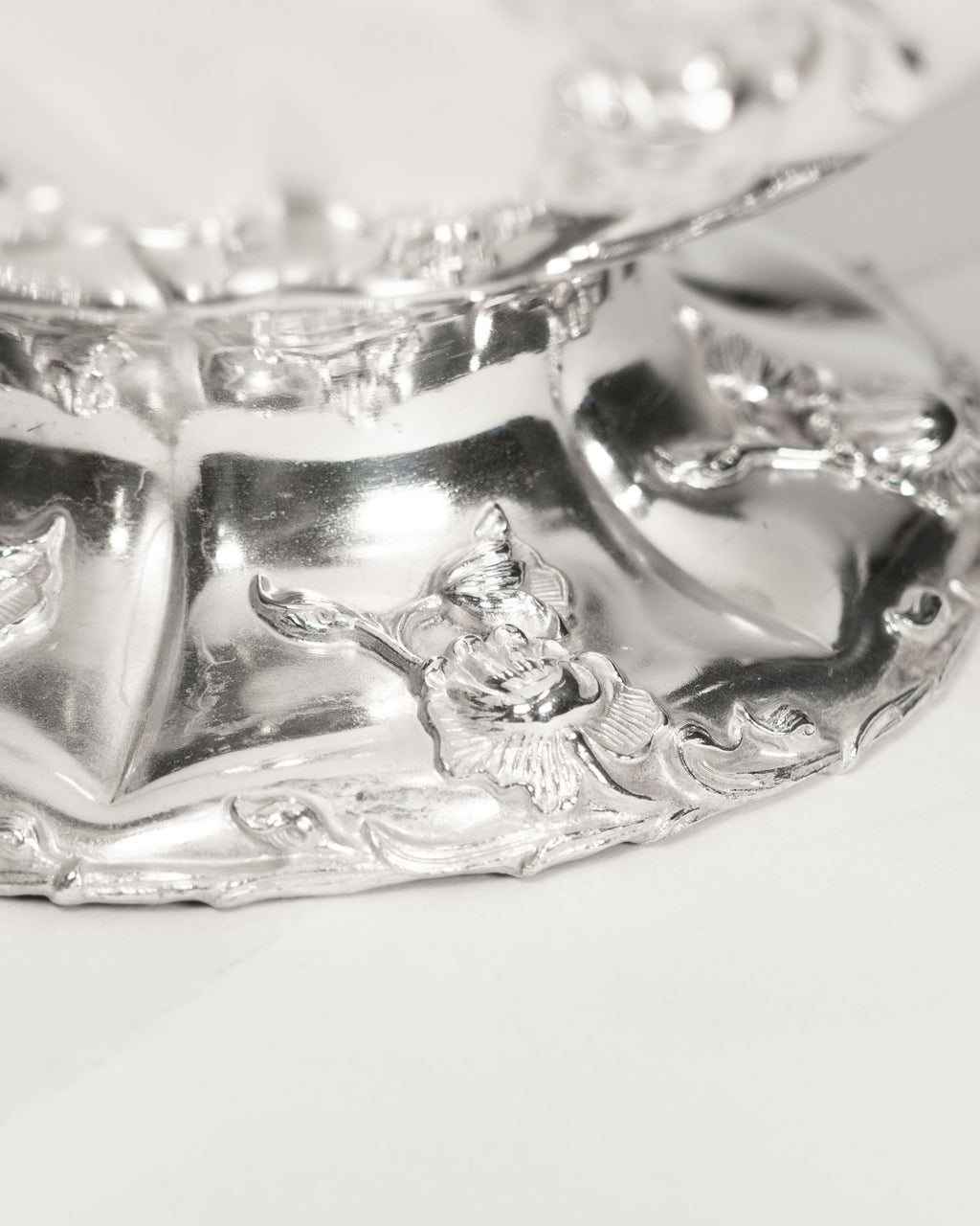 Bol de présentation floral – Forbes Silver Co.