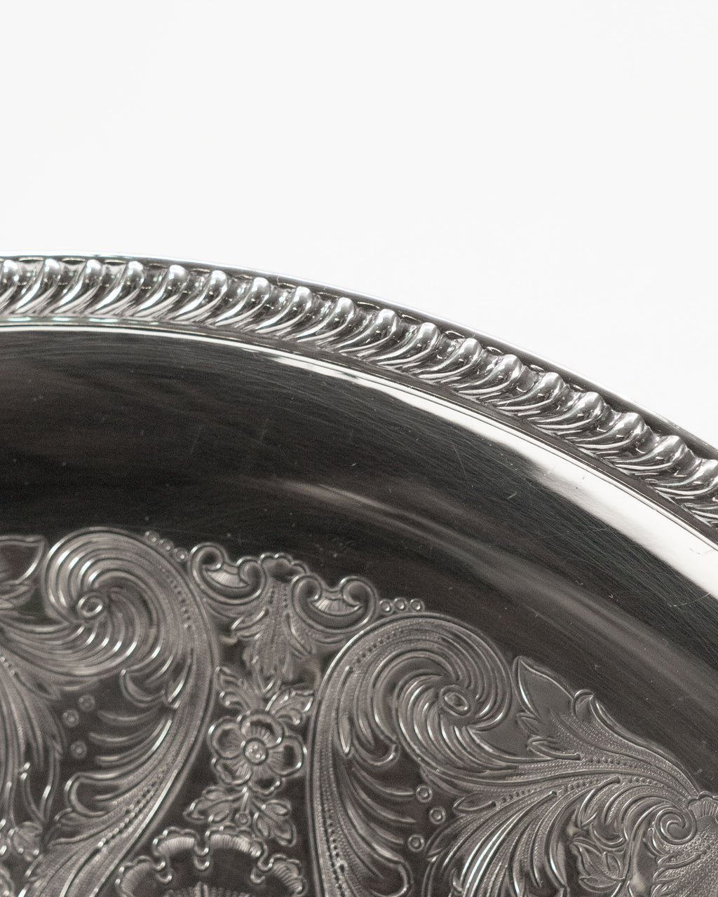 Grand cabaret de service rond – Rogers & Co.