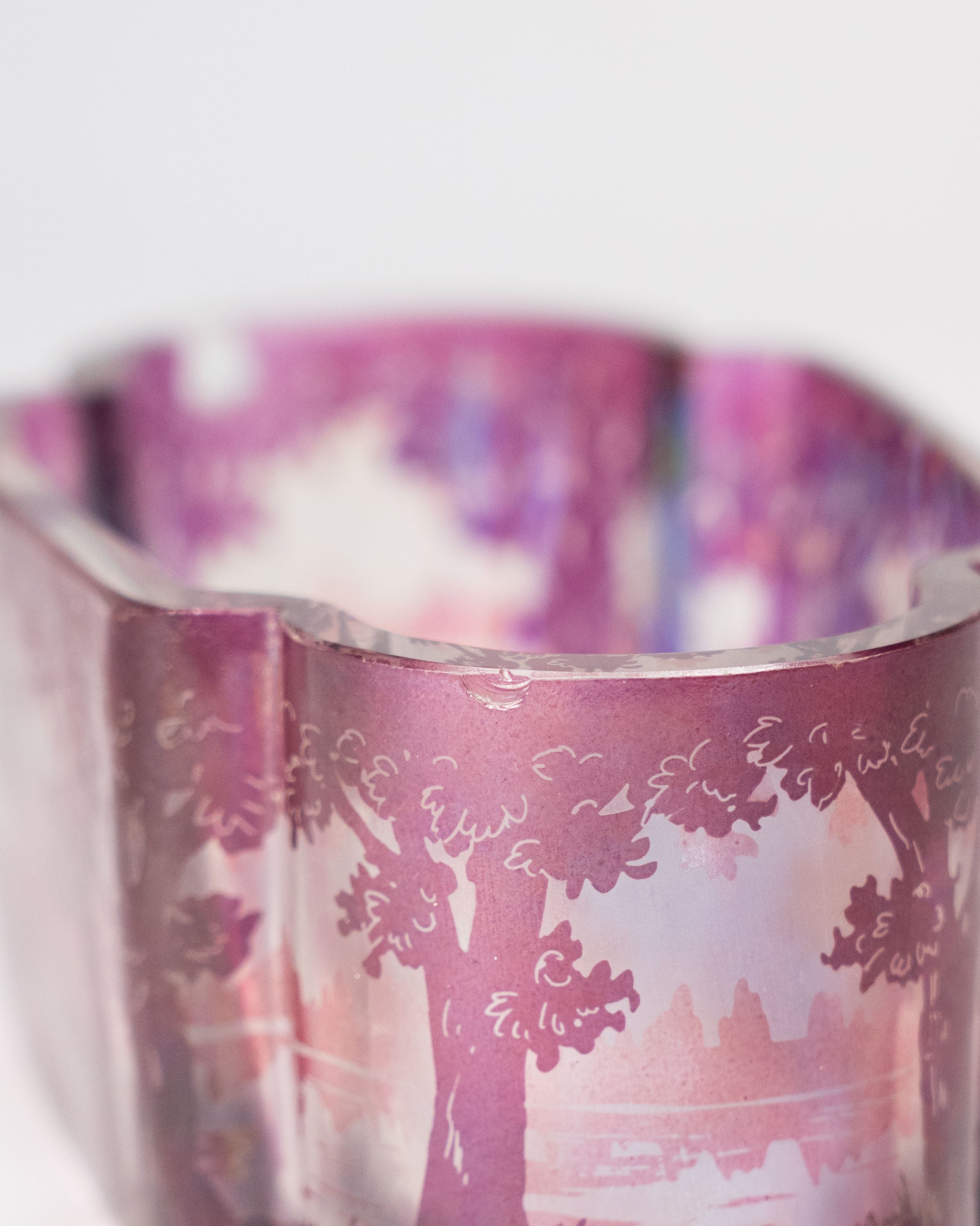 Bol en verre iridescent – École de Nancy, France, c. 1920