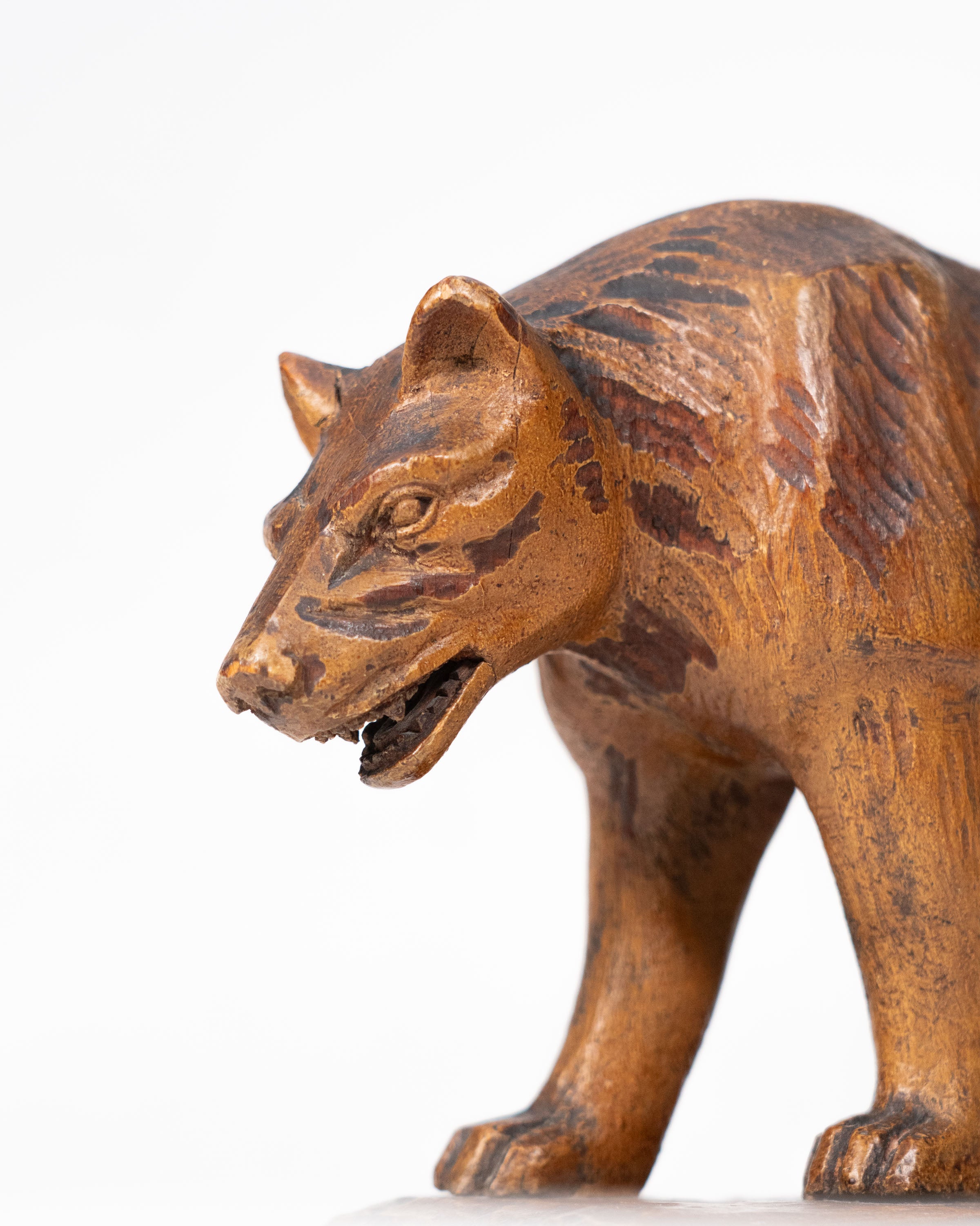 Ours sculpté sur bois – Attribué à Jean-Baptiste Côté (1832–1907)