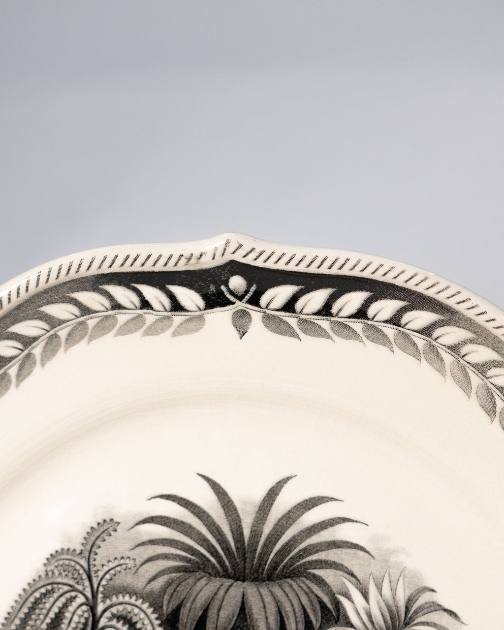 Assiette décorative « Exotica » – Gefle, Suède, circa 1930