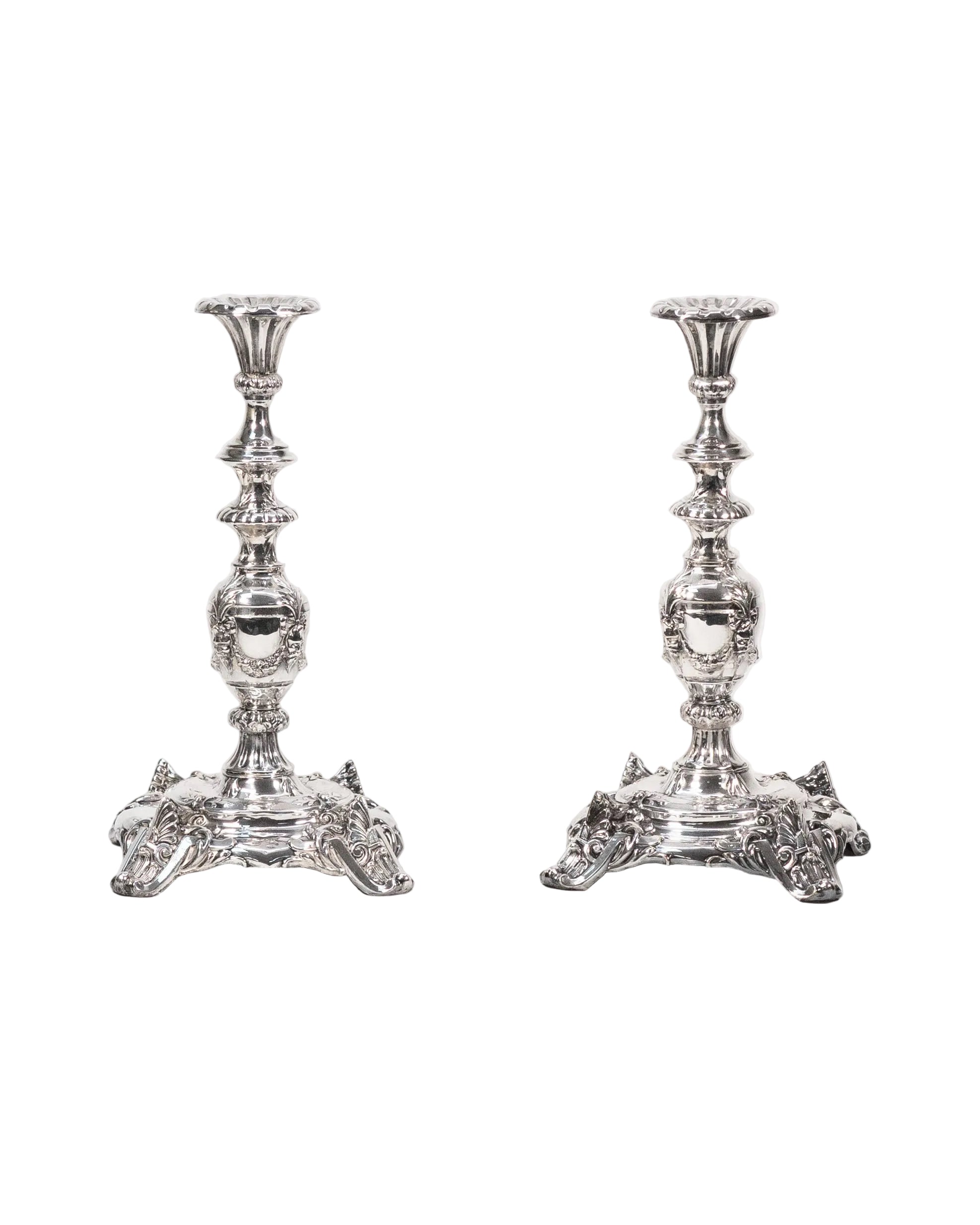 Paire de grands bougeoirs Louis XV - France, circa 1850