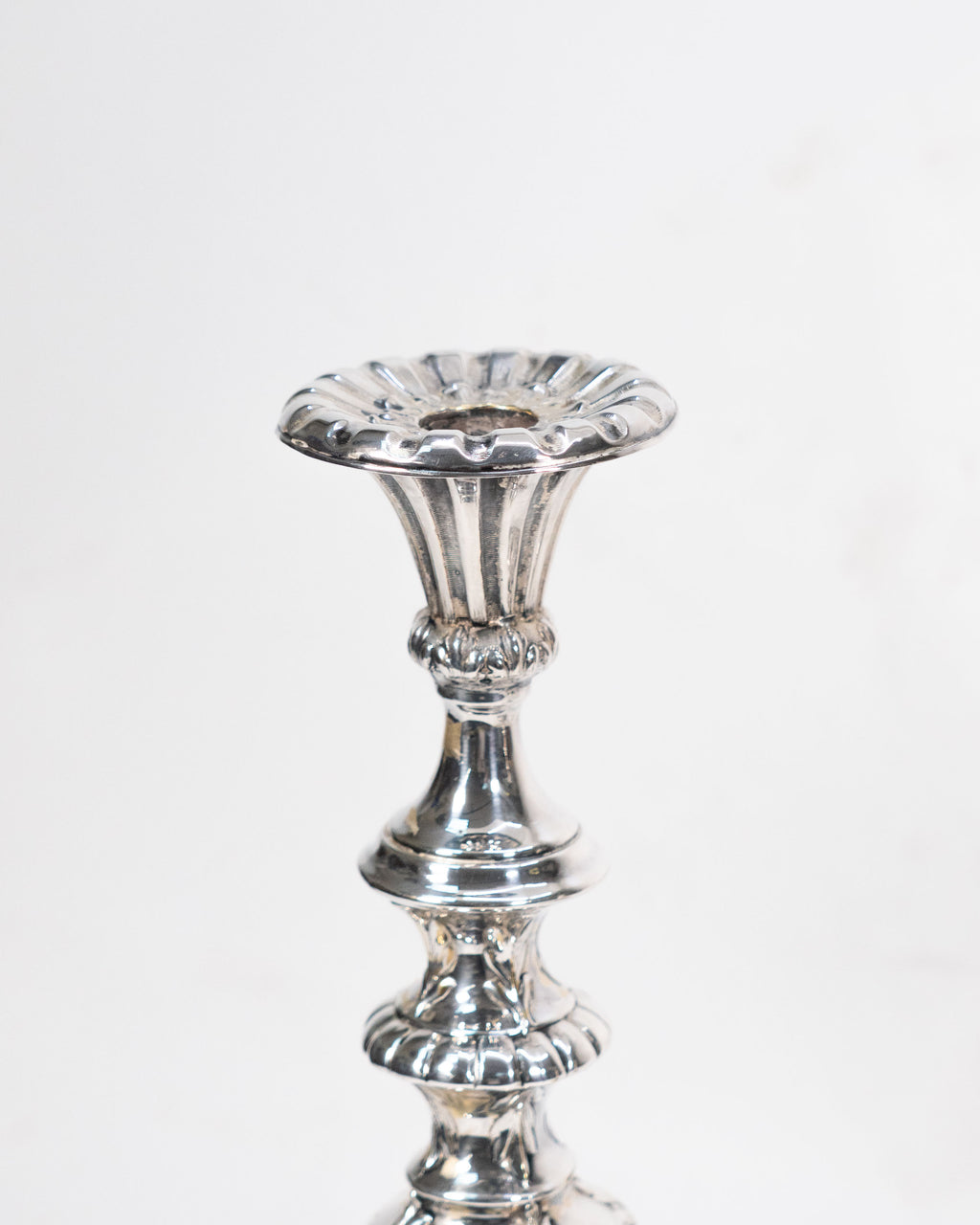 Paire de grands bougeoirs Louis XV - France, circa 1850