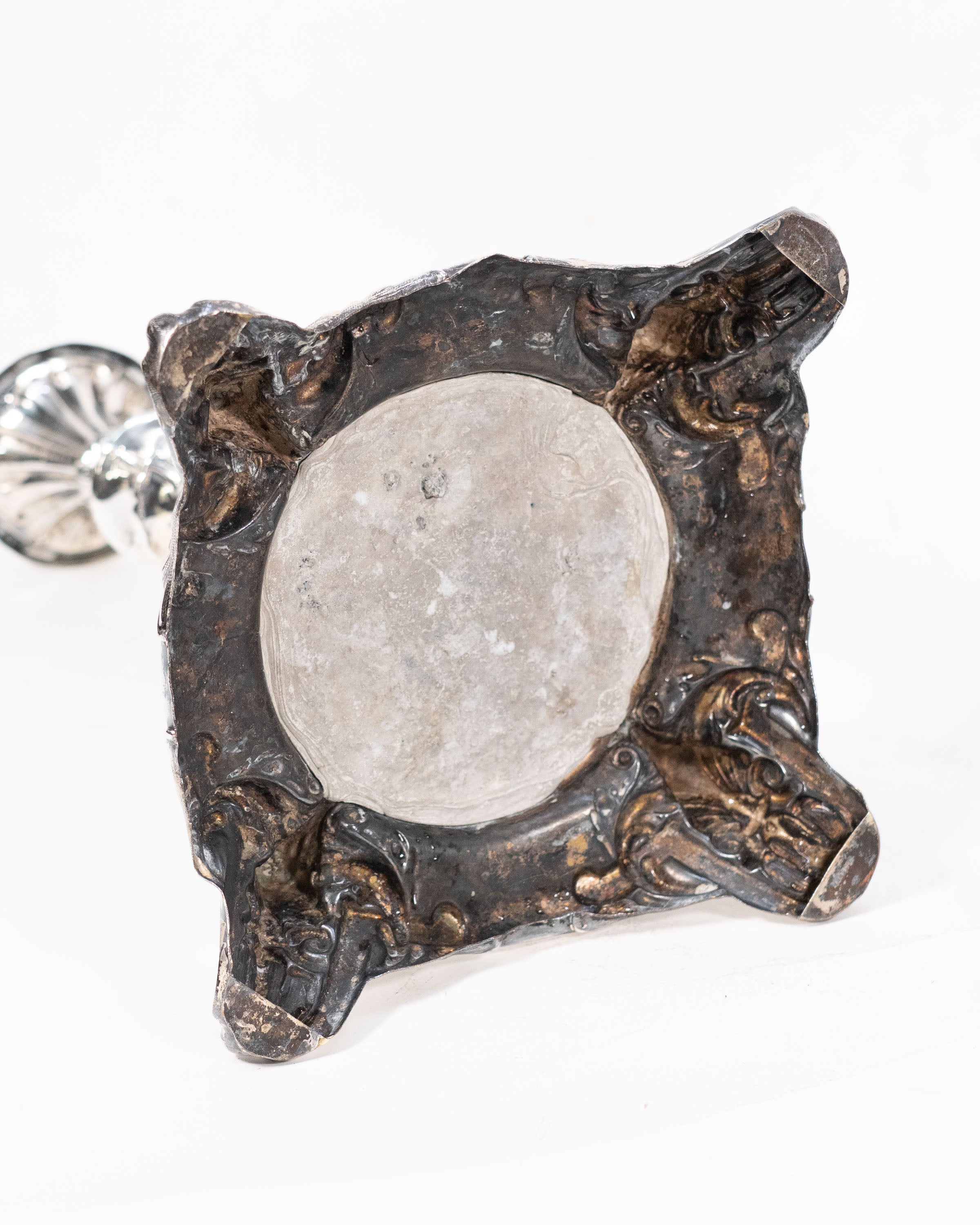 Paire de grands bougeoirs Louis XV - France, circa 1850