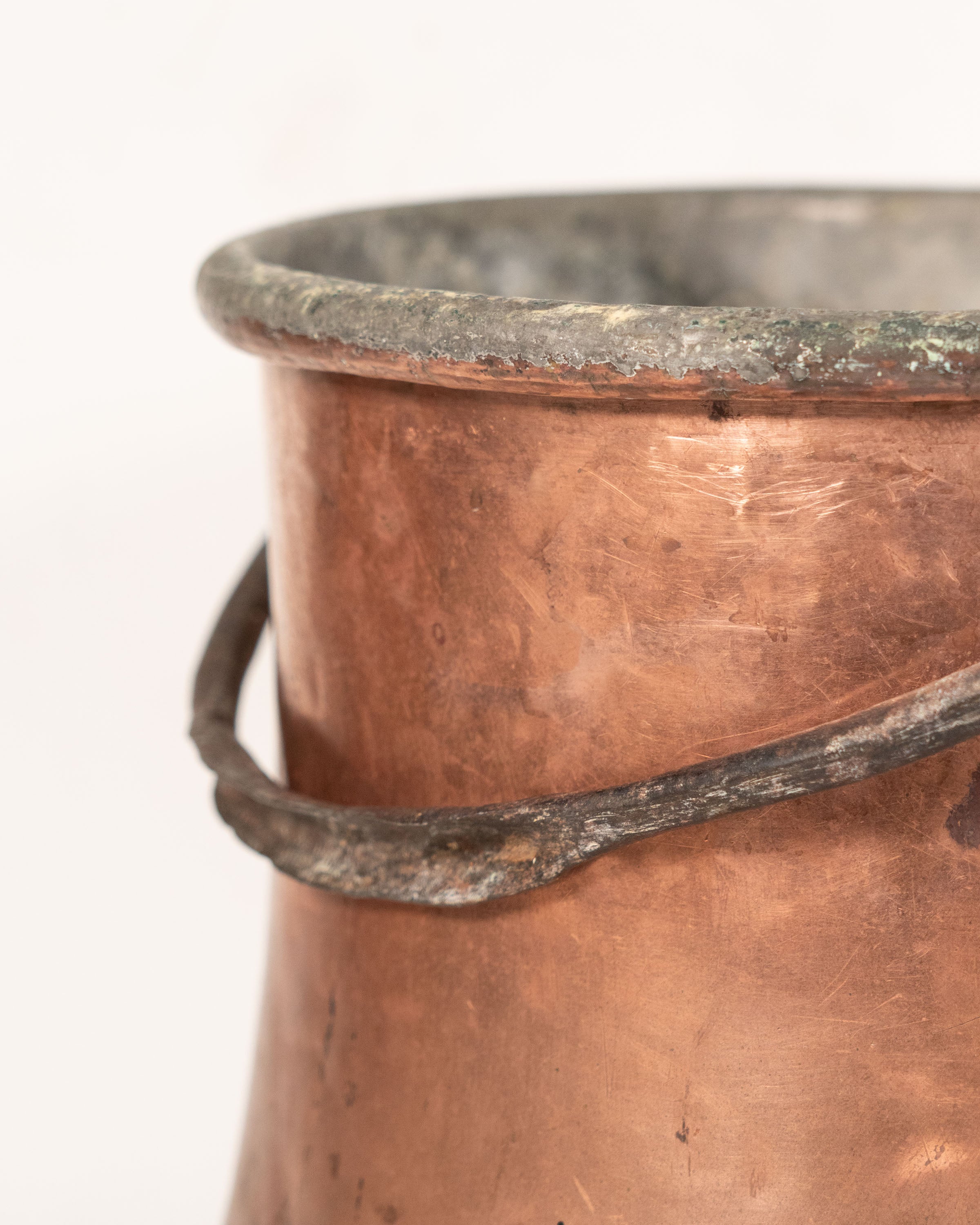 Cache-pot en cuivre forgé - circa 1920