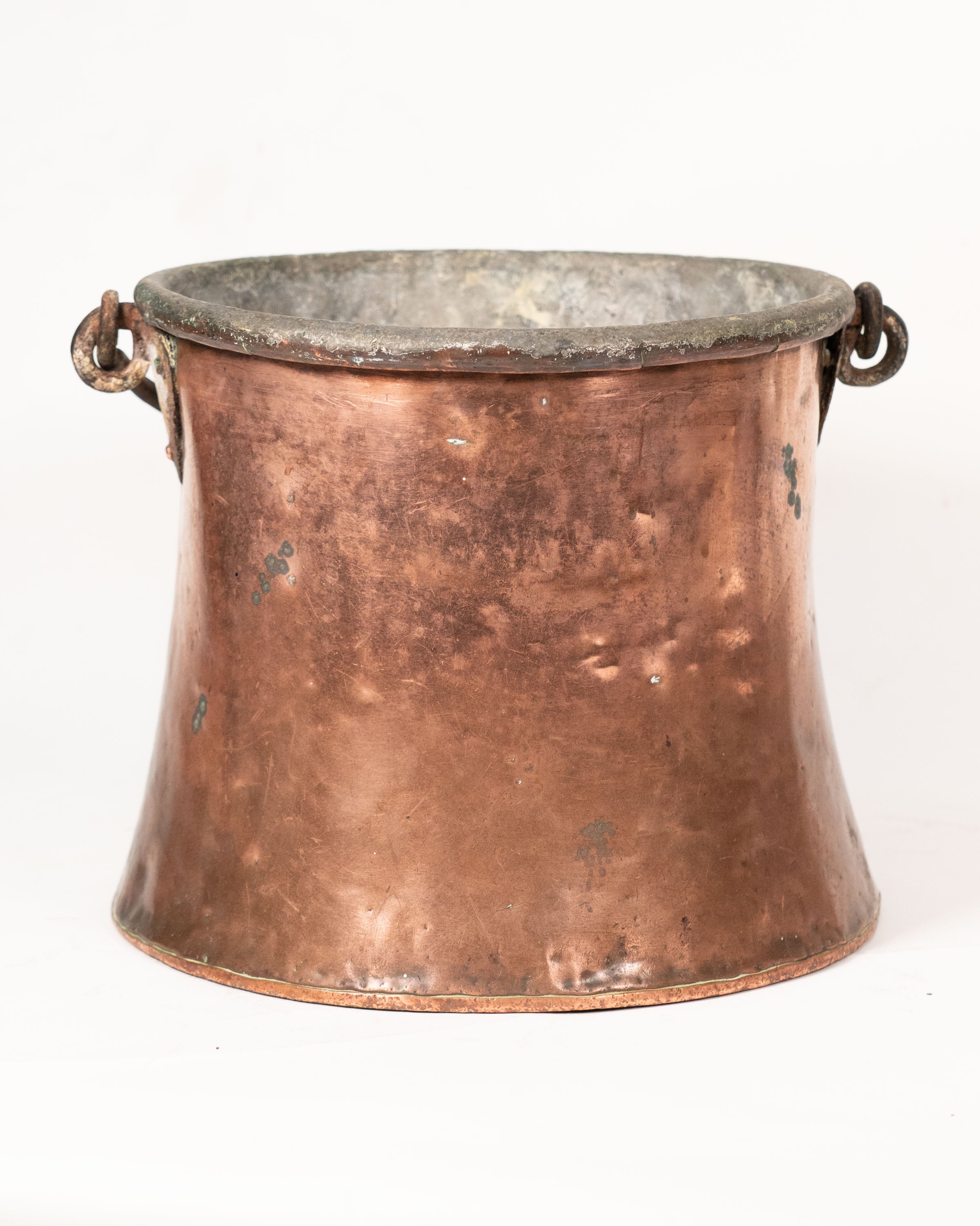 Cache-pot en cuivre forgé - circa 1920