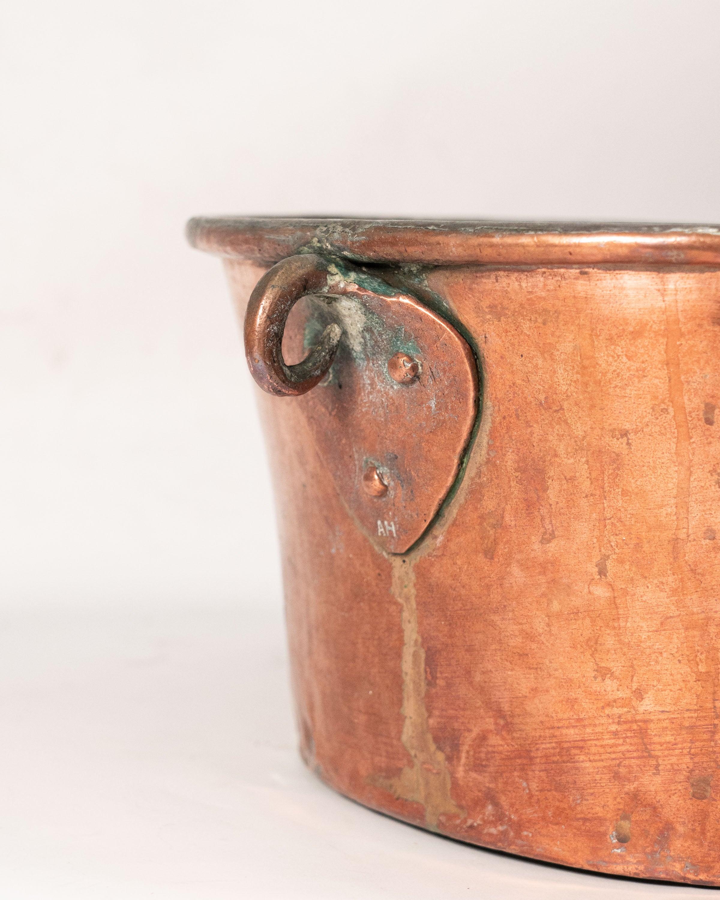 Grand cache-pot en cuivre martelé - Circa 1920